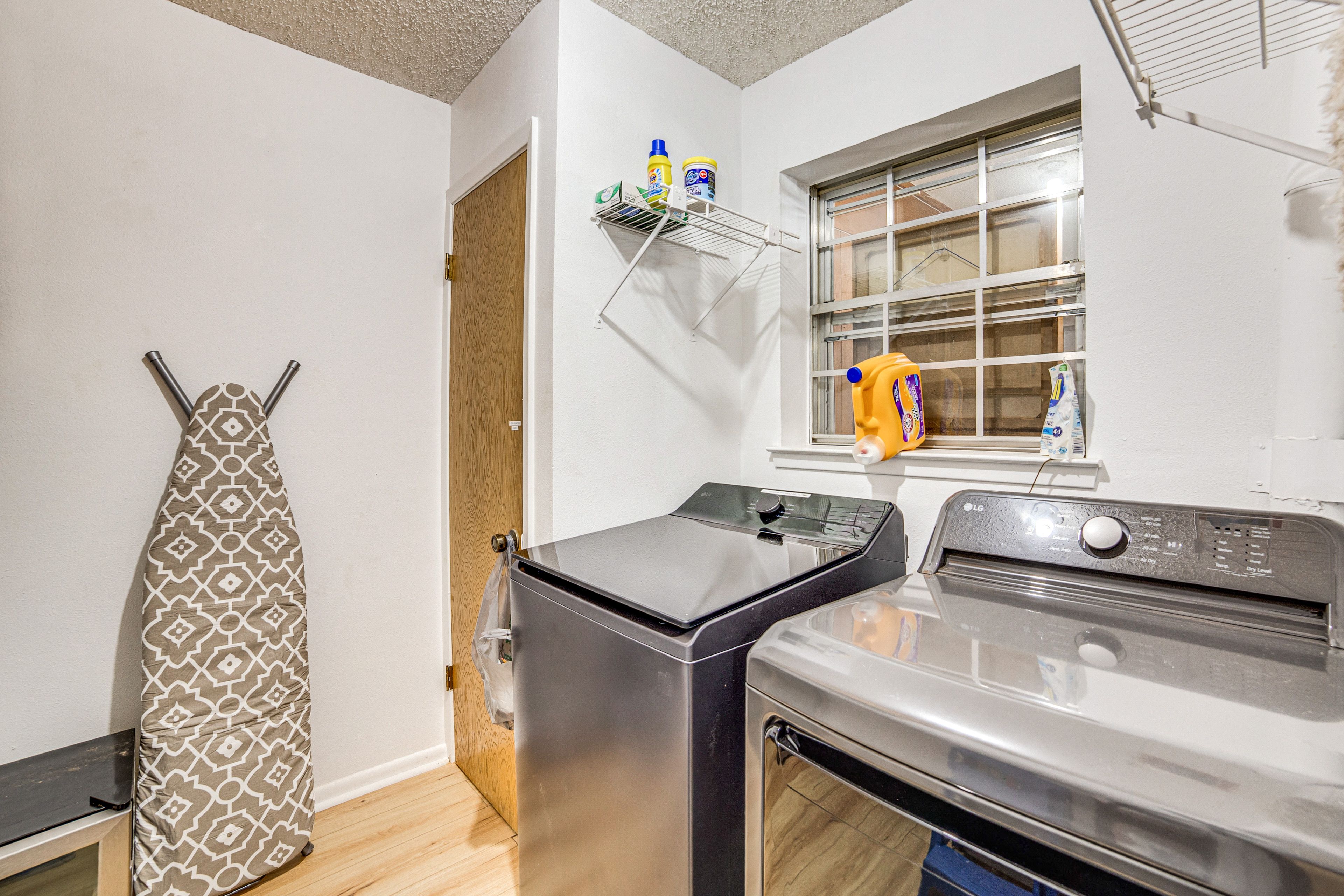 Laundry Room | Washer/Dryer | Detergent Provided