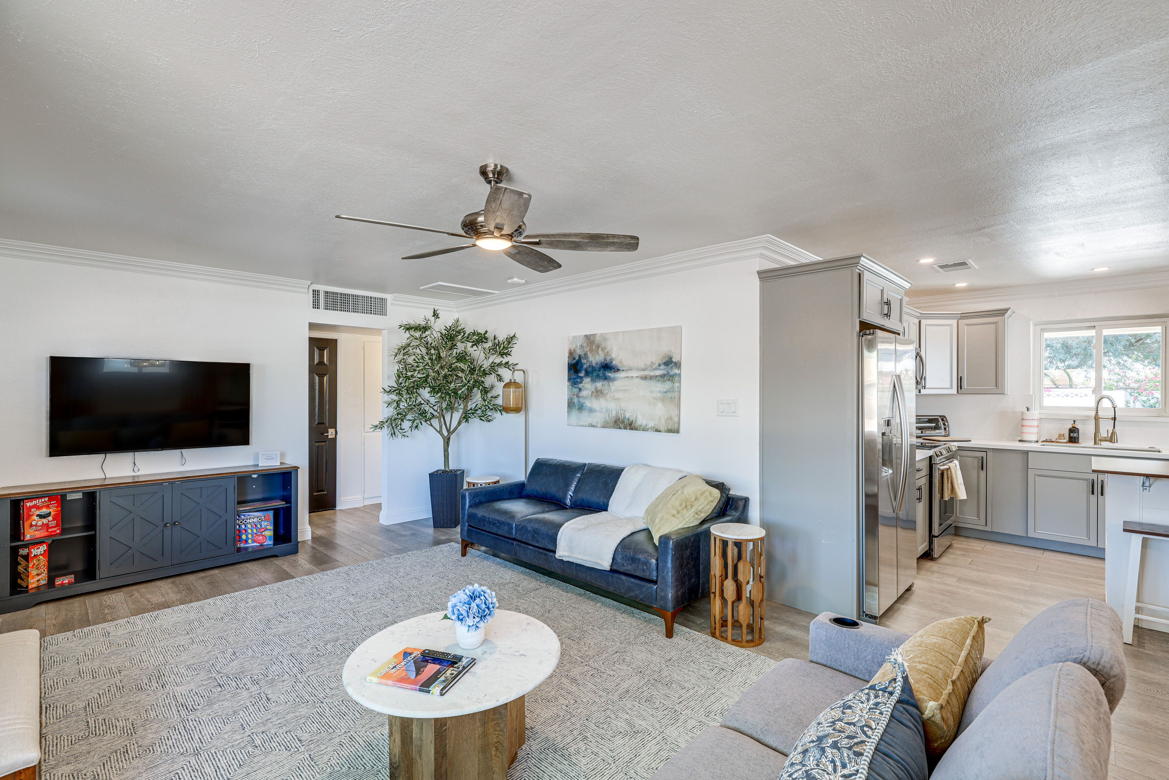 Living Room | Central A/C | Free WiFi