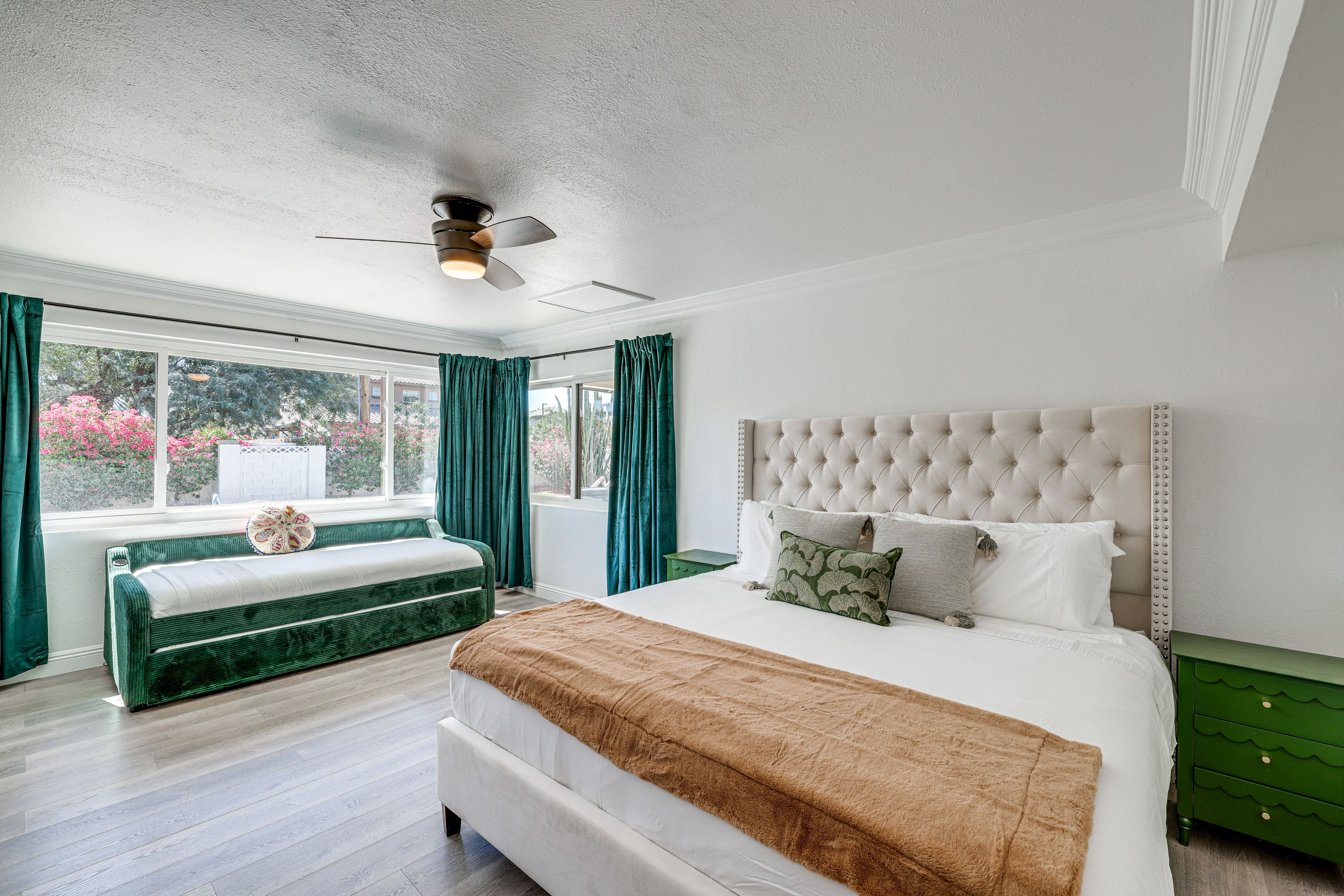 Bedroom 4 | King Bed | Twin Daybed w/ Twin Trundle
