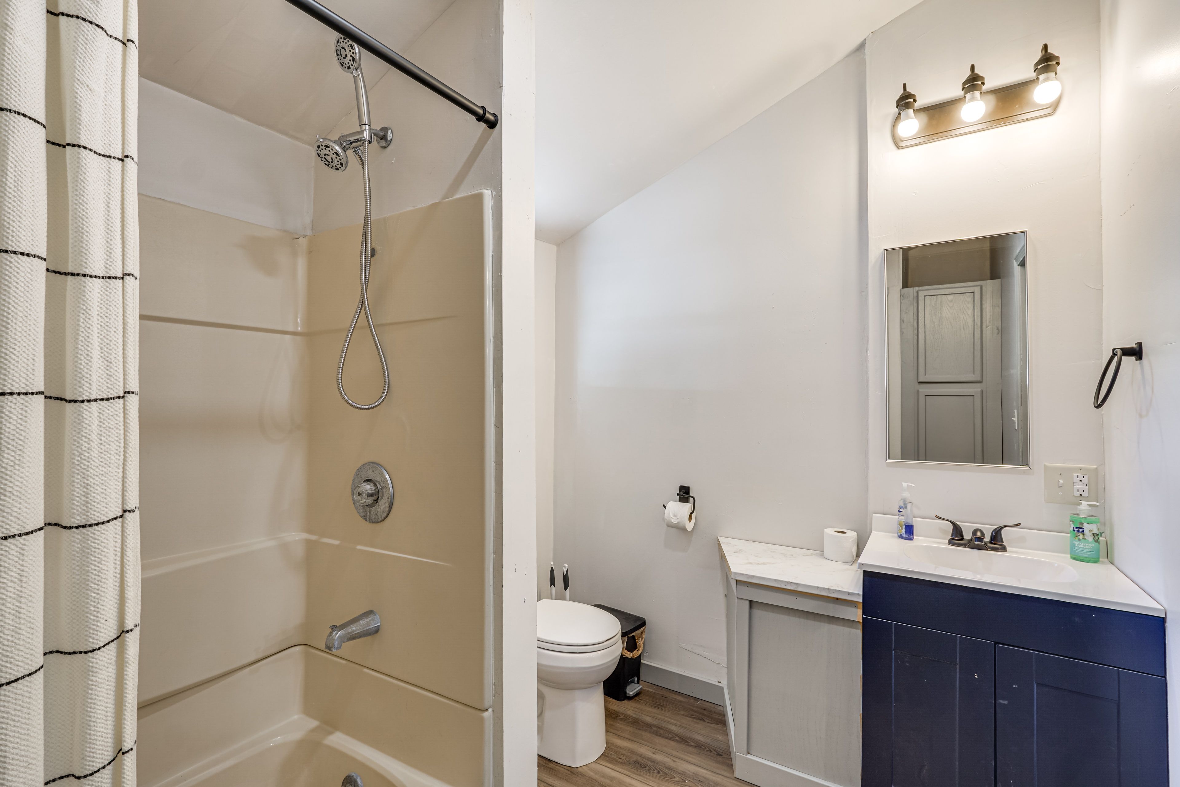 Bathroom | Towels Provided | Step-Free Access