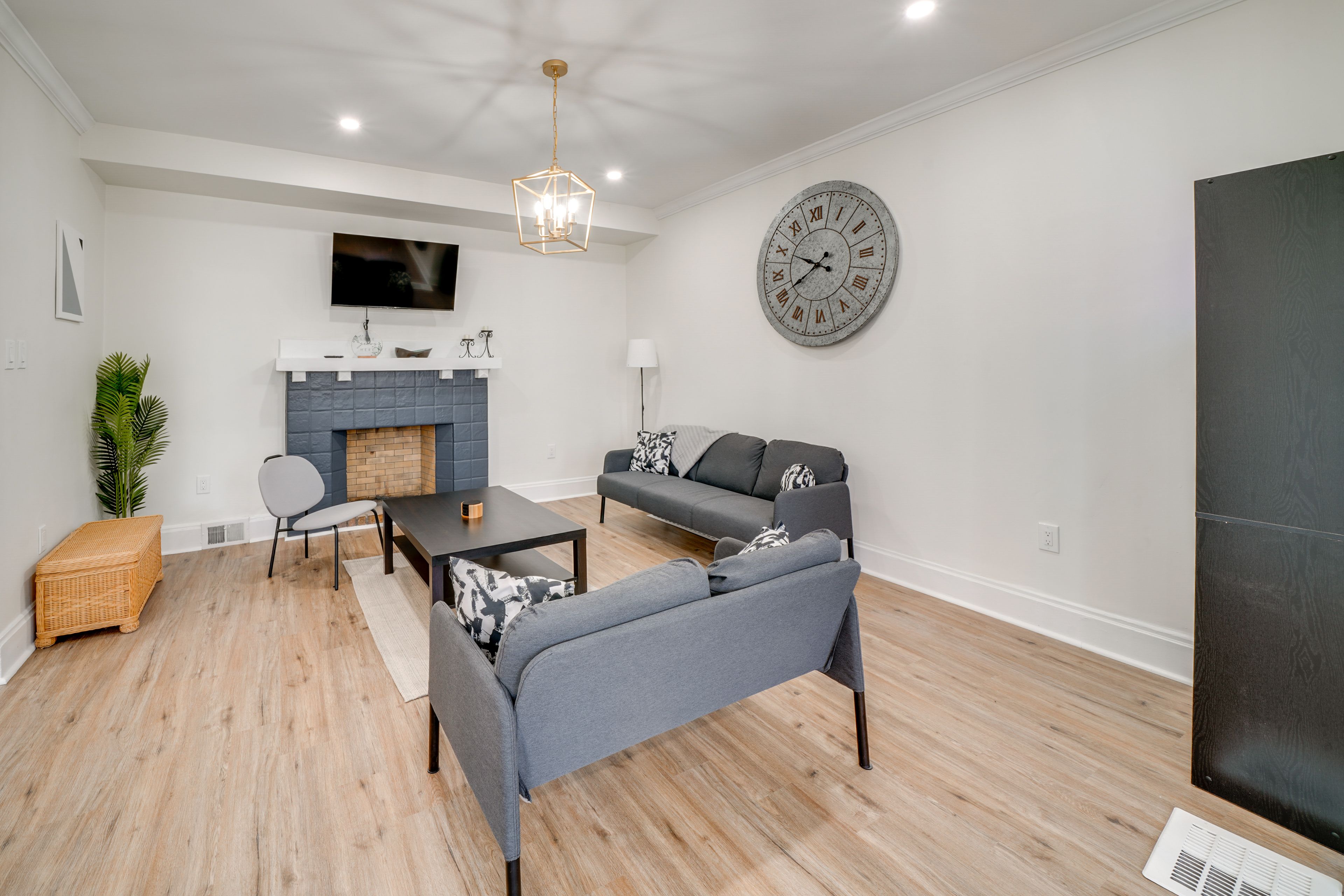 Living Room | Smart TV | Decorative Fireplace | 1st Floor