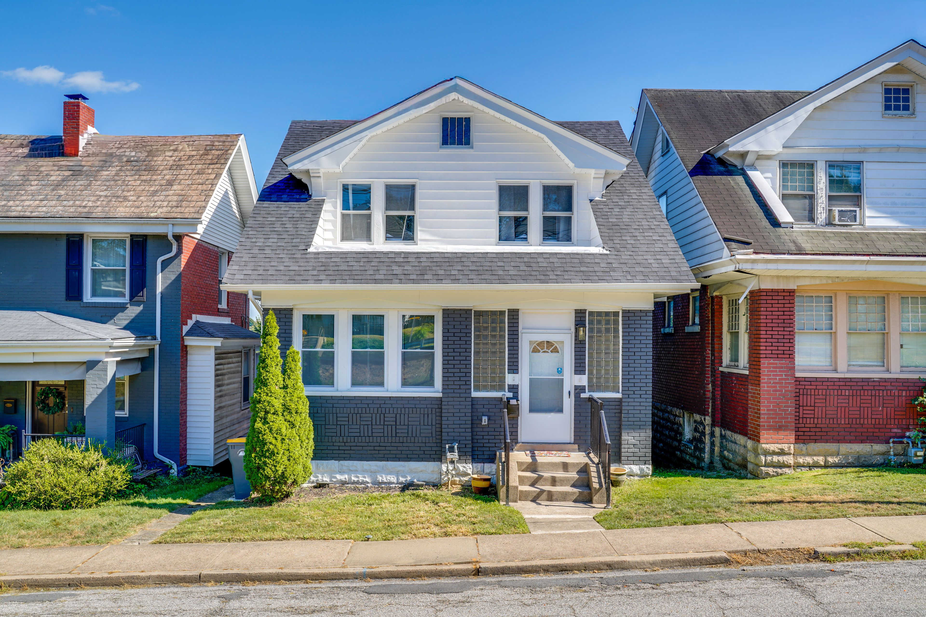 House Exterior | Walk to Public Transit