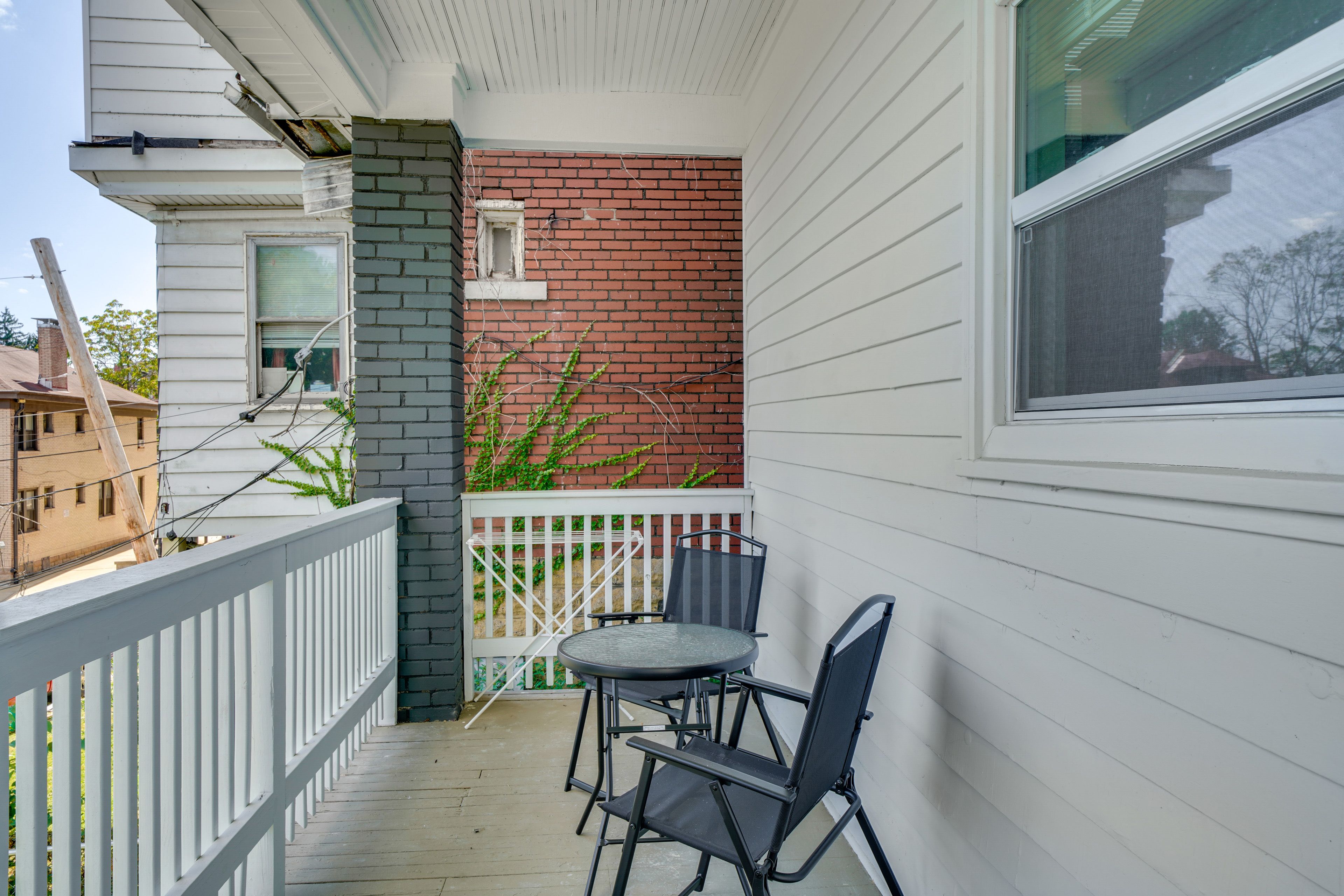 Balcony | Dining Area | Gas Grill