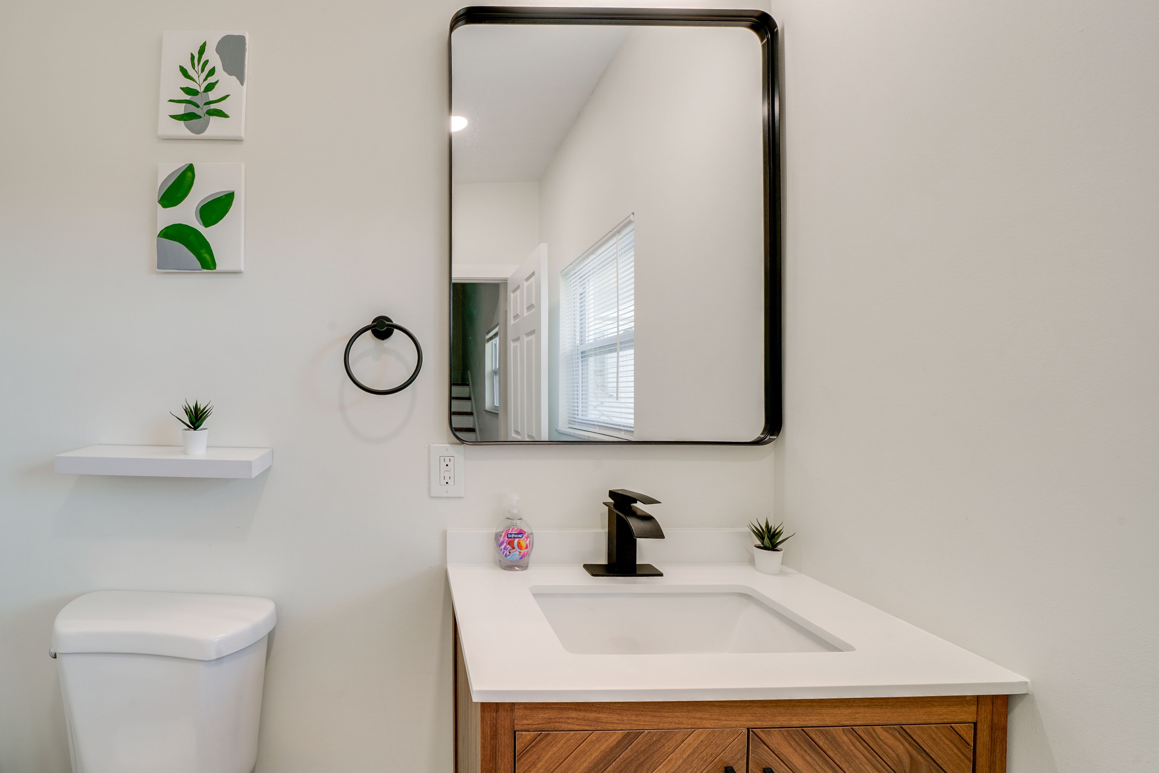 Half Bathroom | 1st Floor