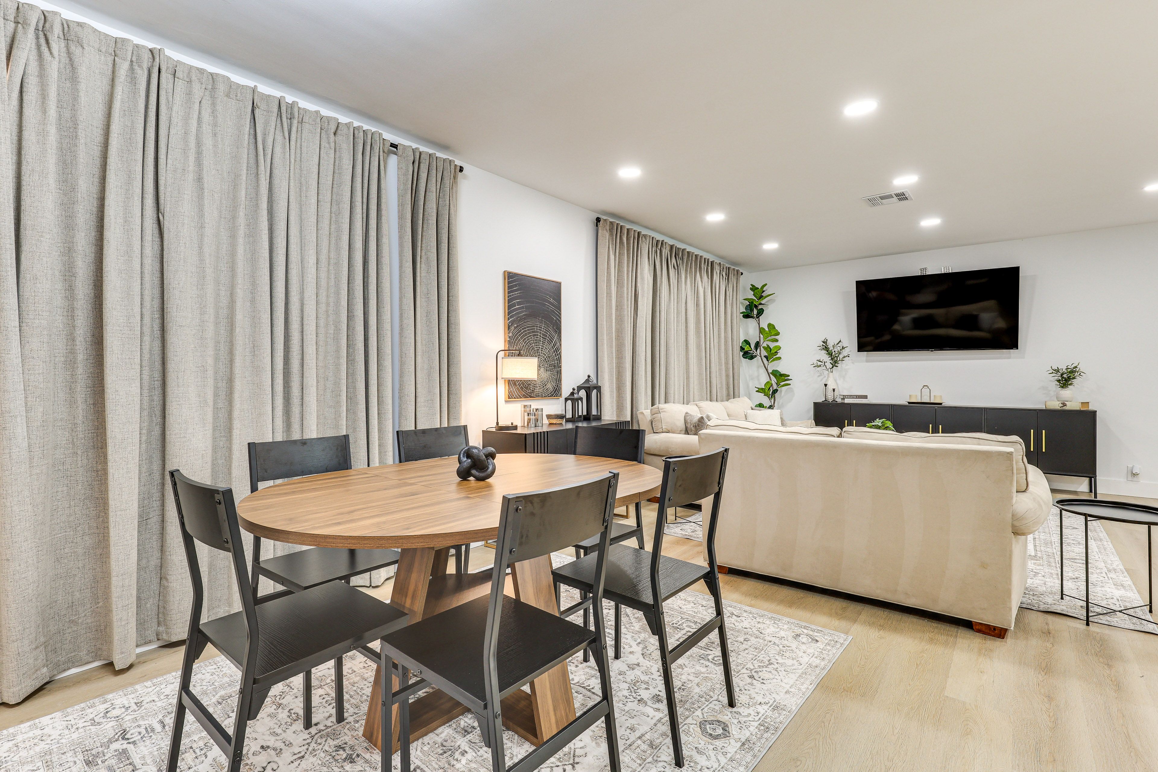 Dining Area | Dishware & Flatware