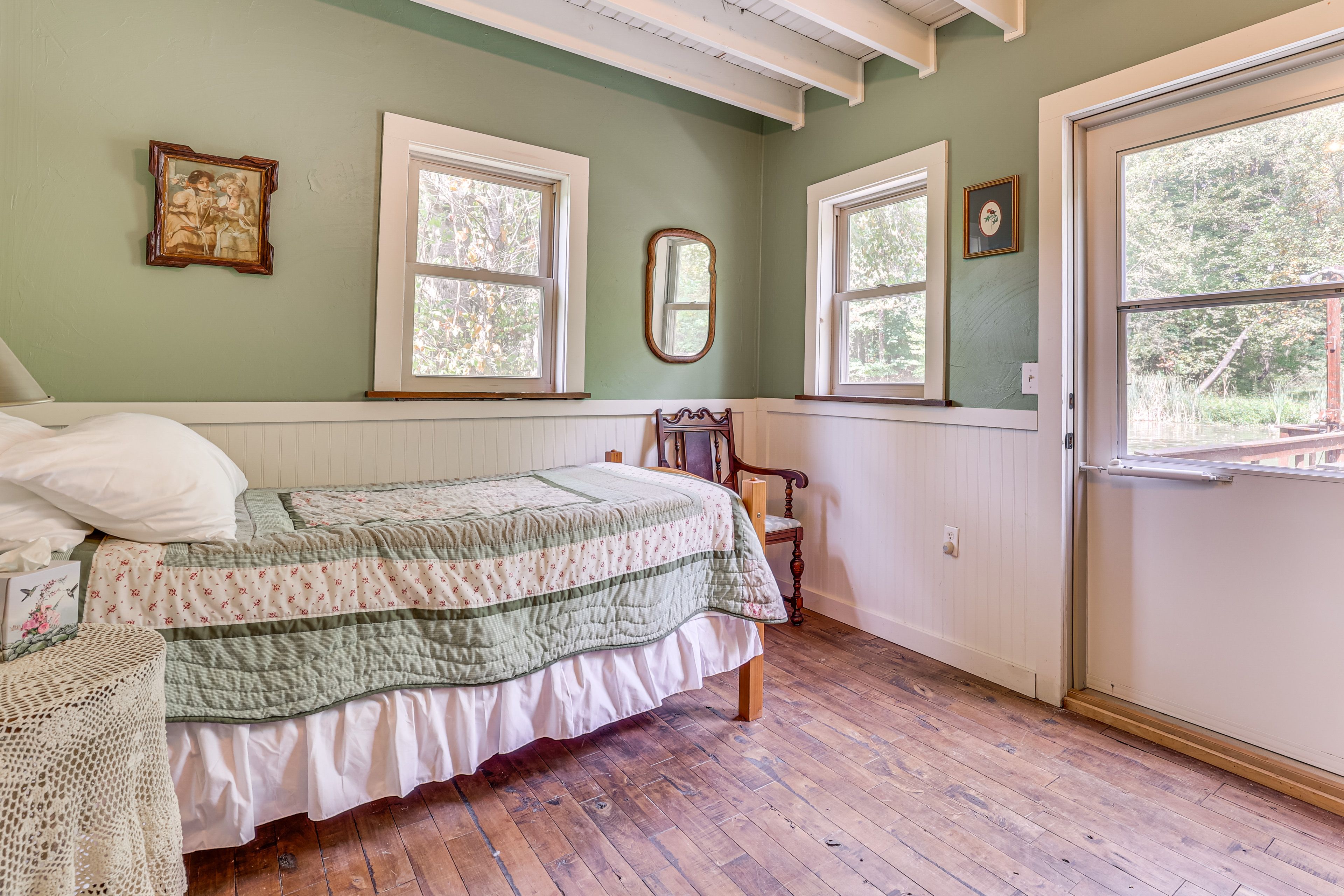 Bedroom 2 | 1st Floor | Twin Bed