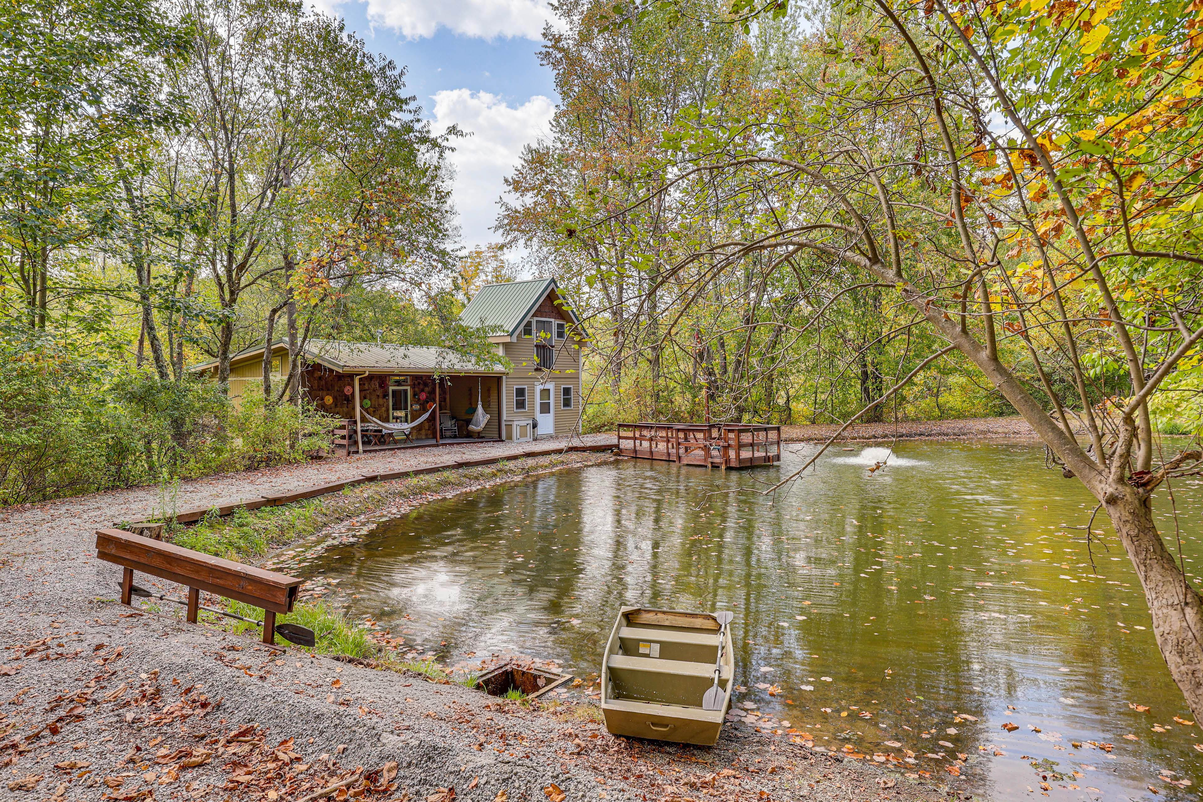 2-Story Cottage | Private Pond
