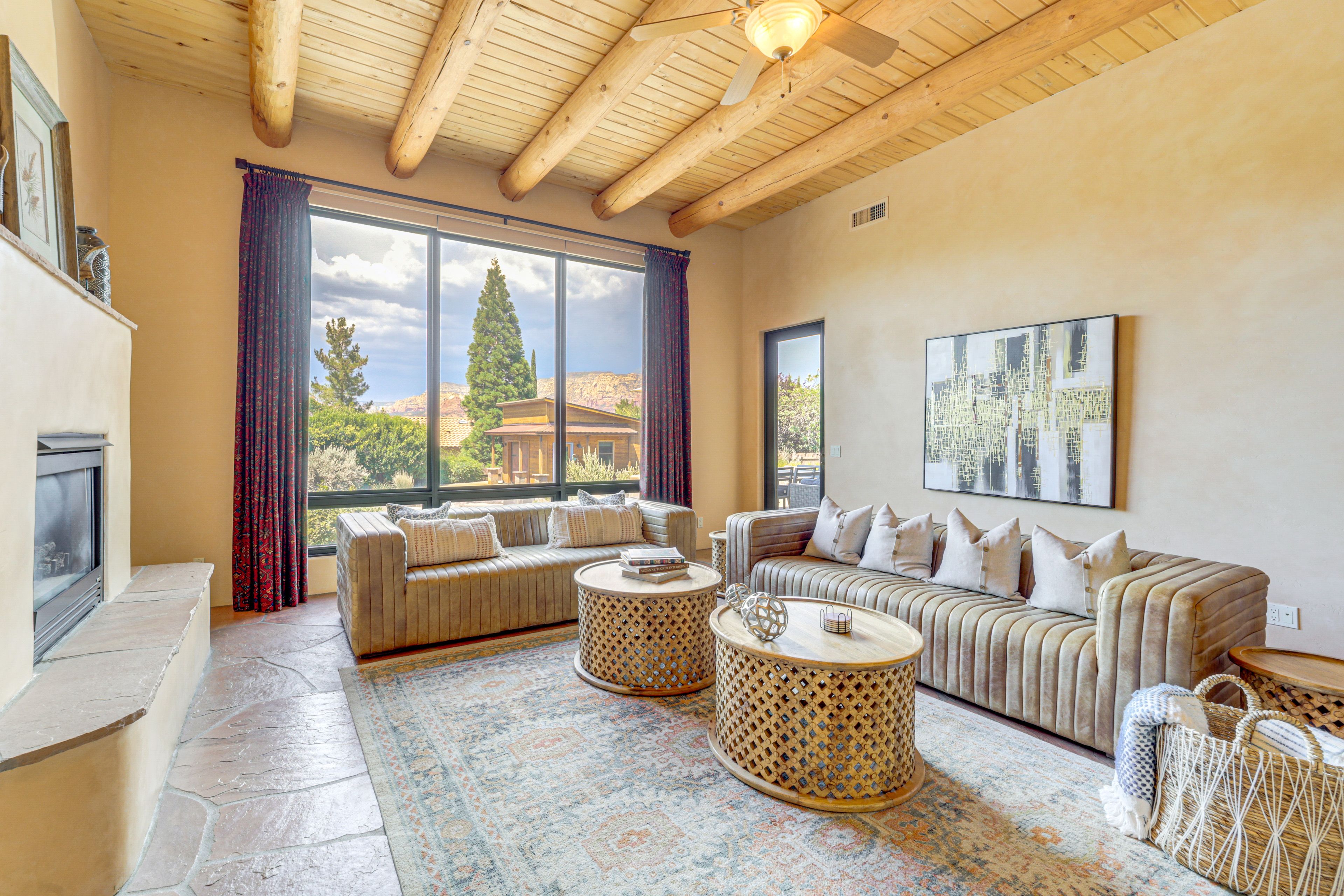 Living Room | Smart TV