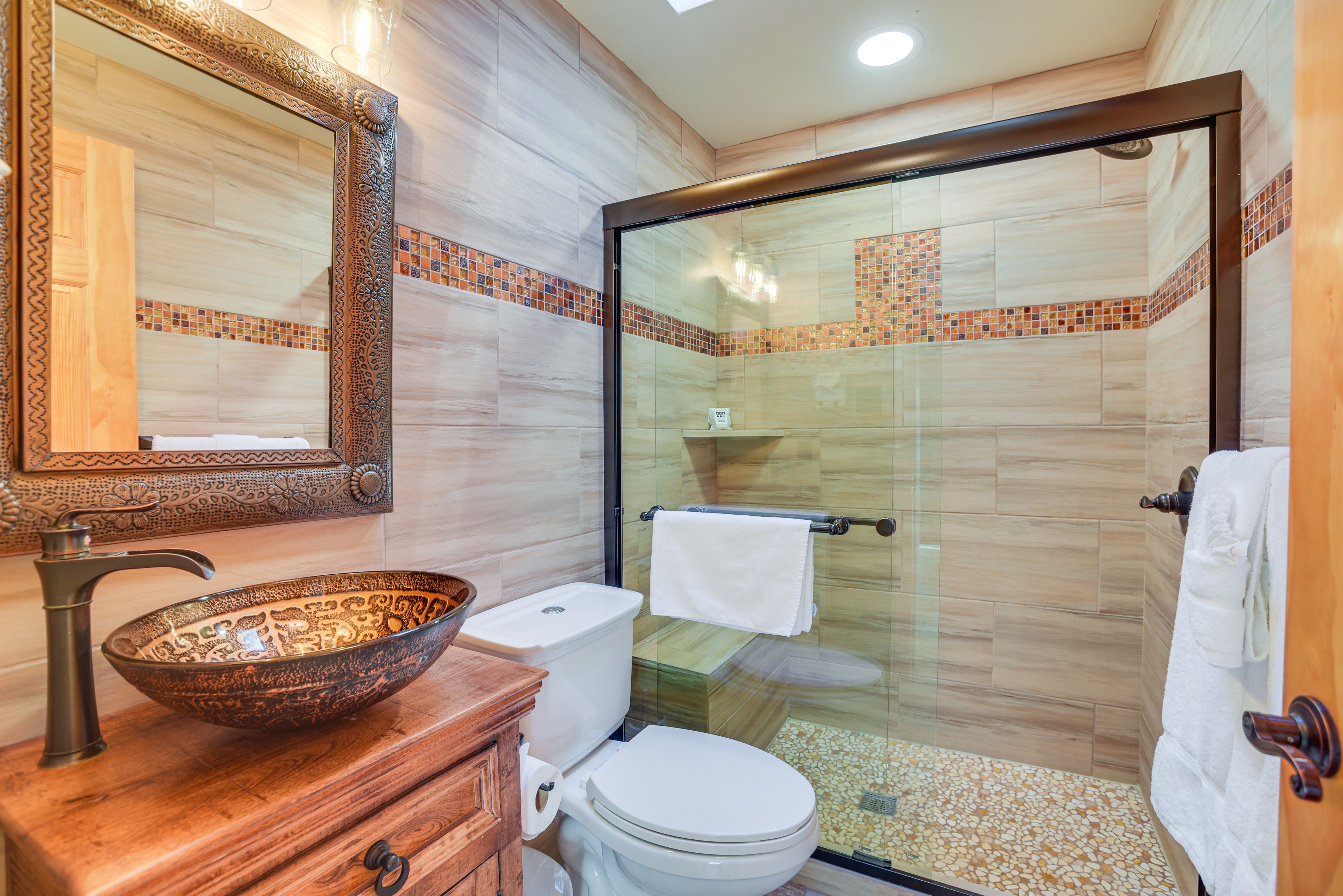 Full Bathroom | Linens & Towels | Complimentary Toiletries | 1st Floor