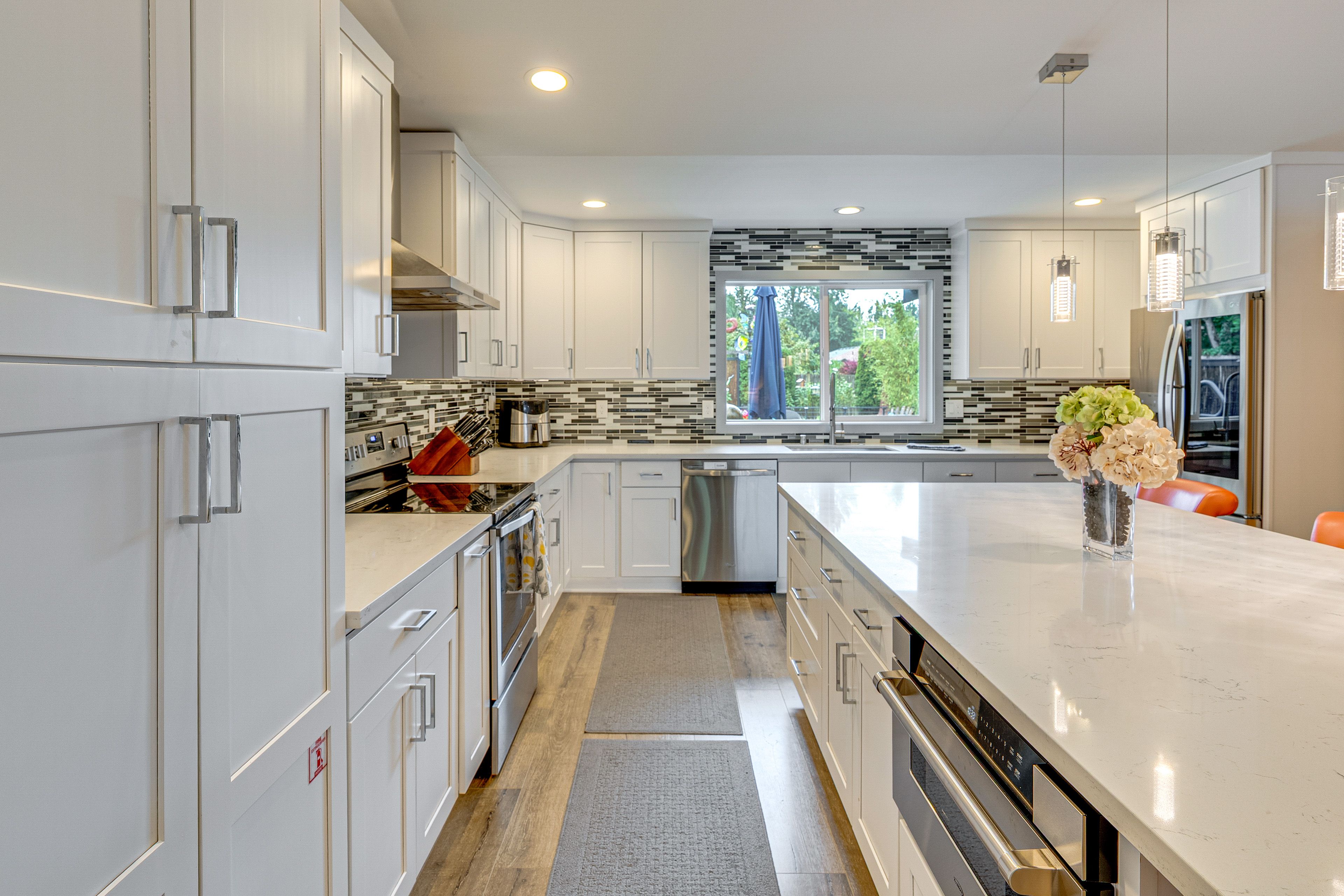 Kitchen | Dishware/Flatware