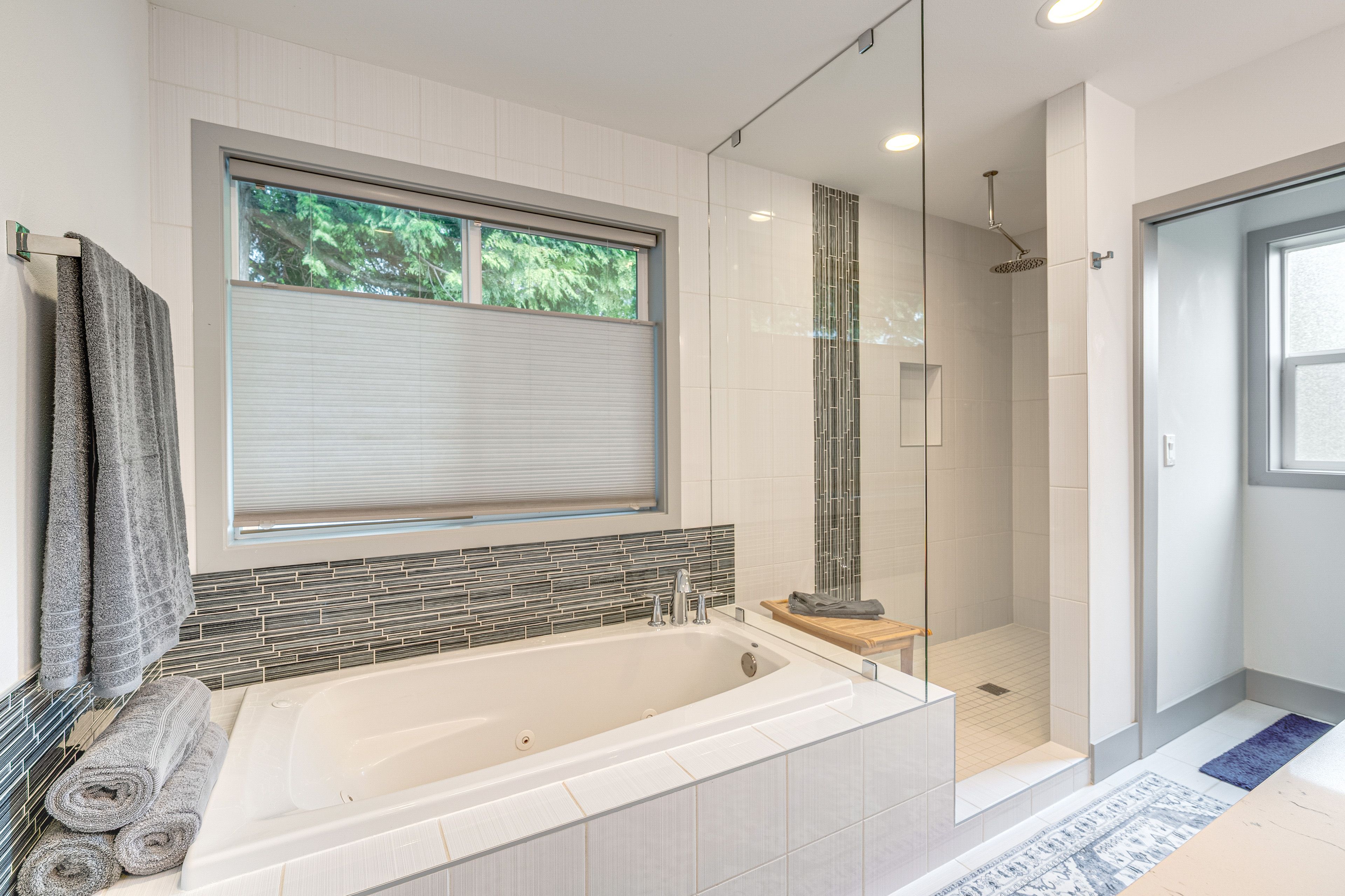 En-Suite Bathroom | Towels Provided