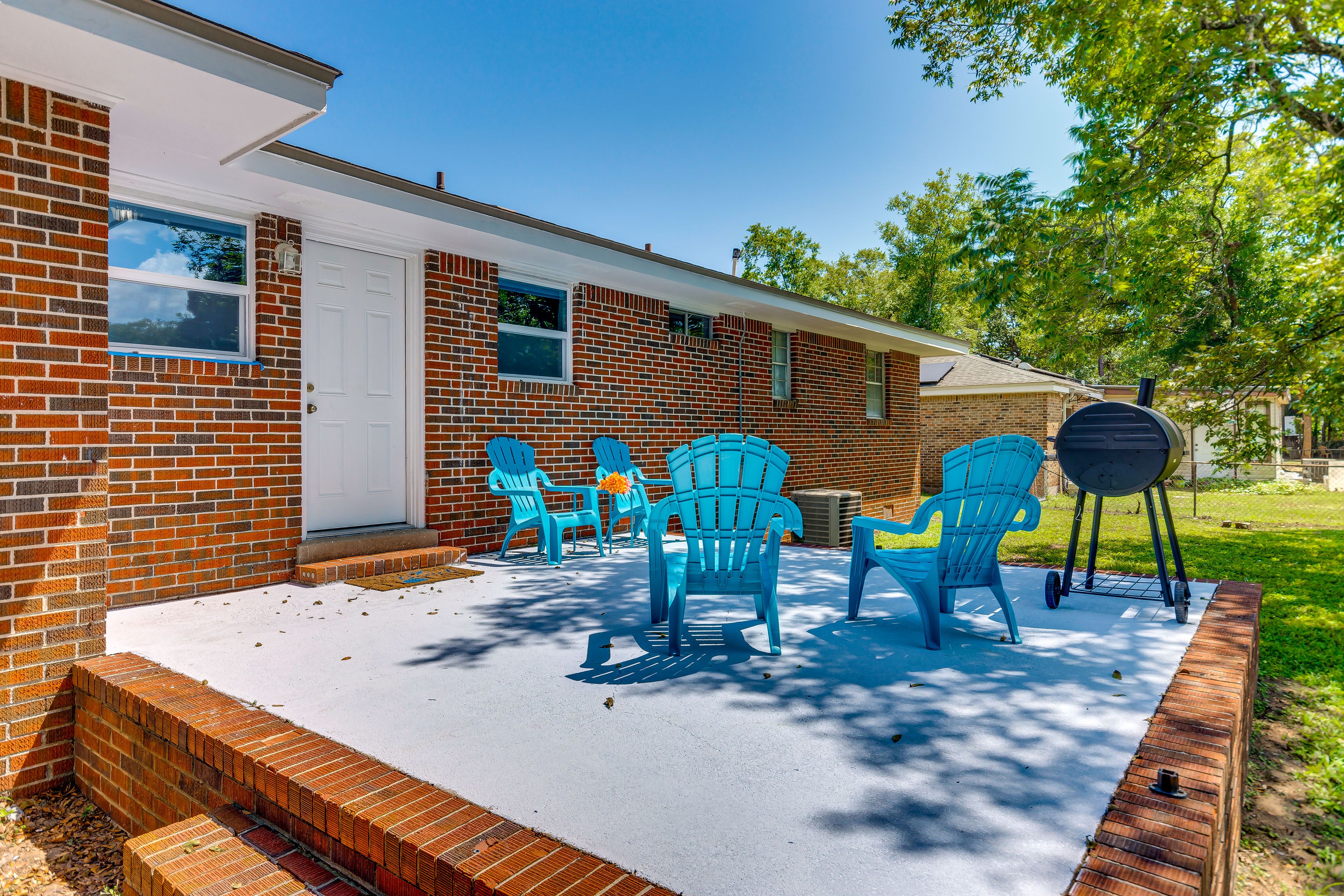 Patio Area | Outdoor Seating | Charcoal Grill