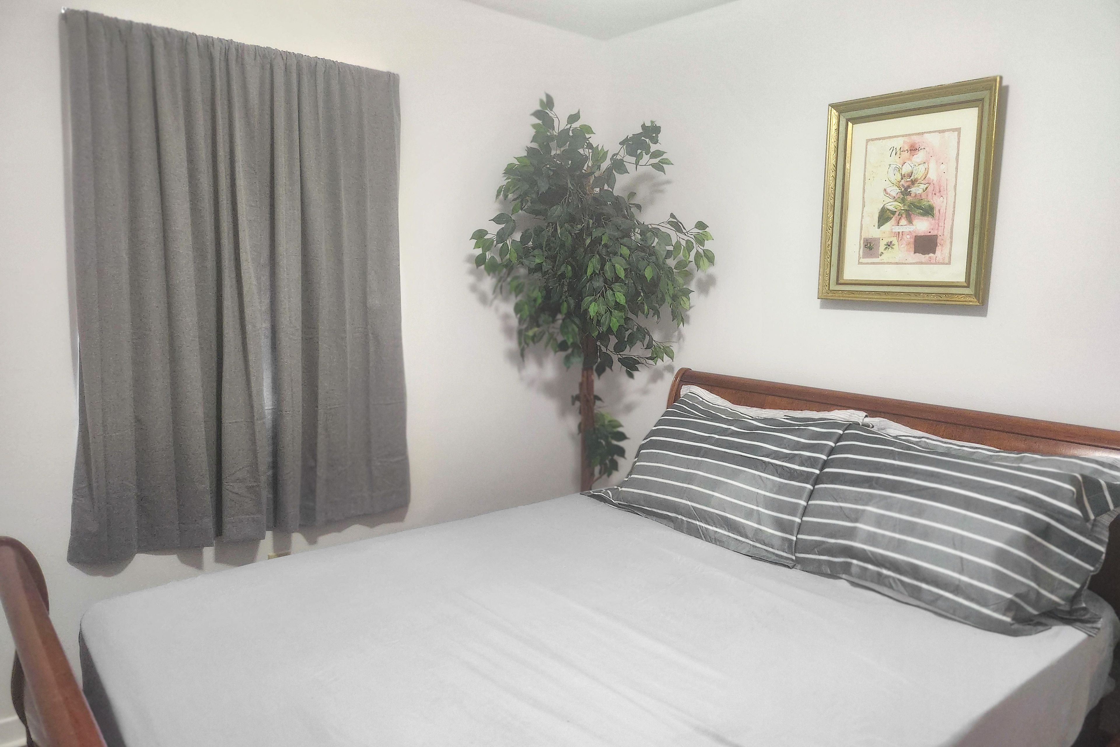 Bedroom 2 | Queen Bed