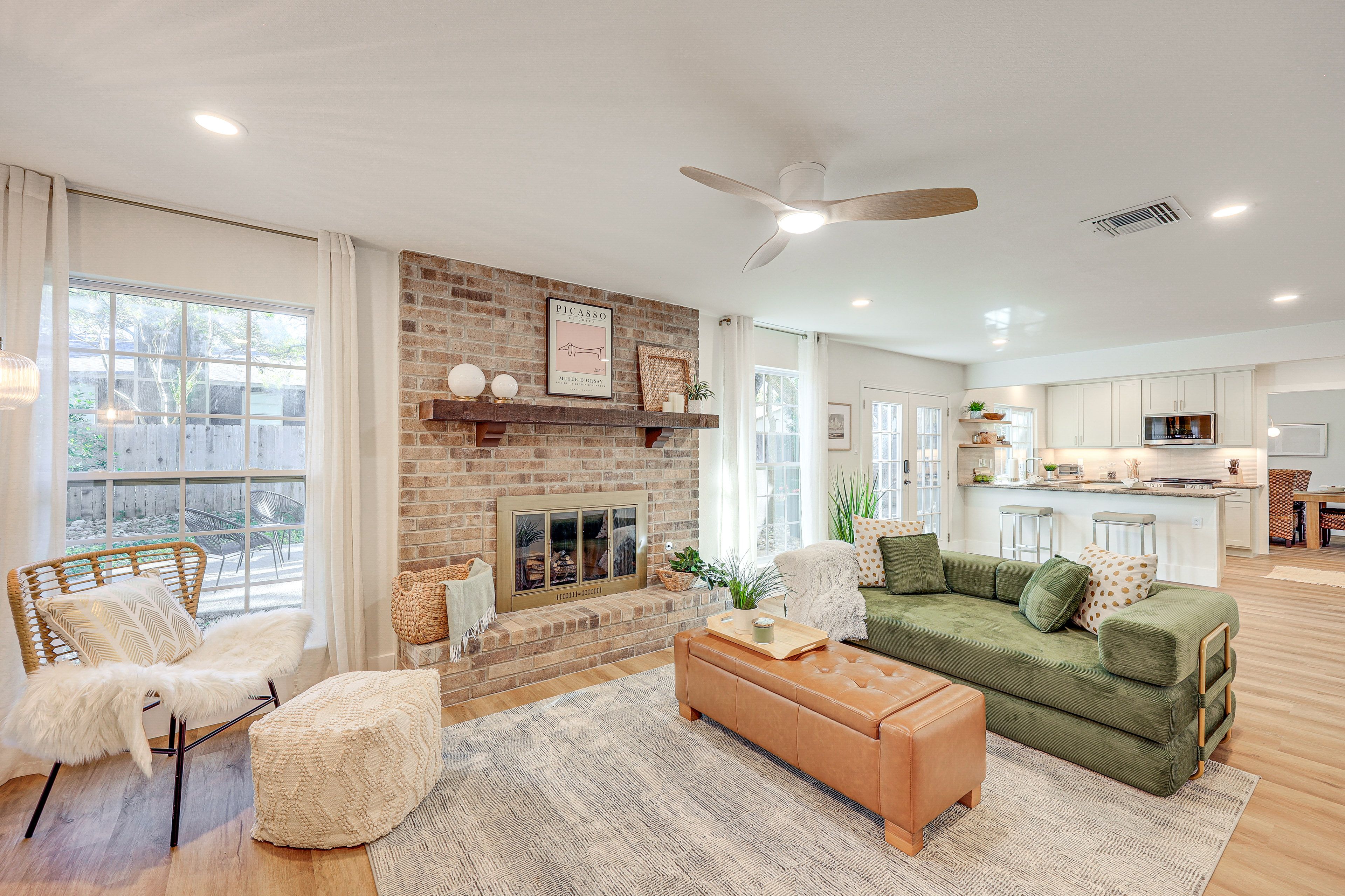 San Antonio Vacation Rental | 4BR | 2.5BA | 2,400 Sq Ft | 1 Step to Enter