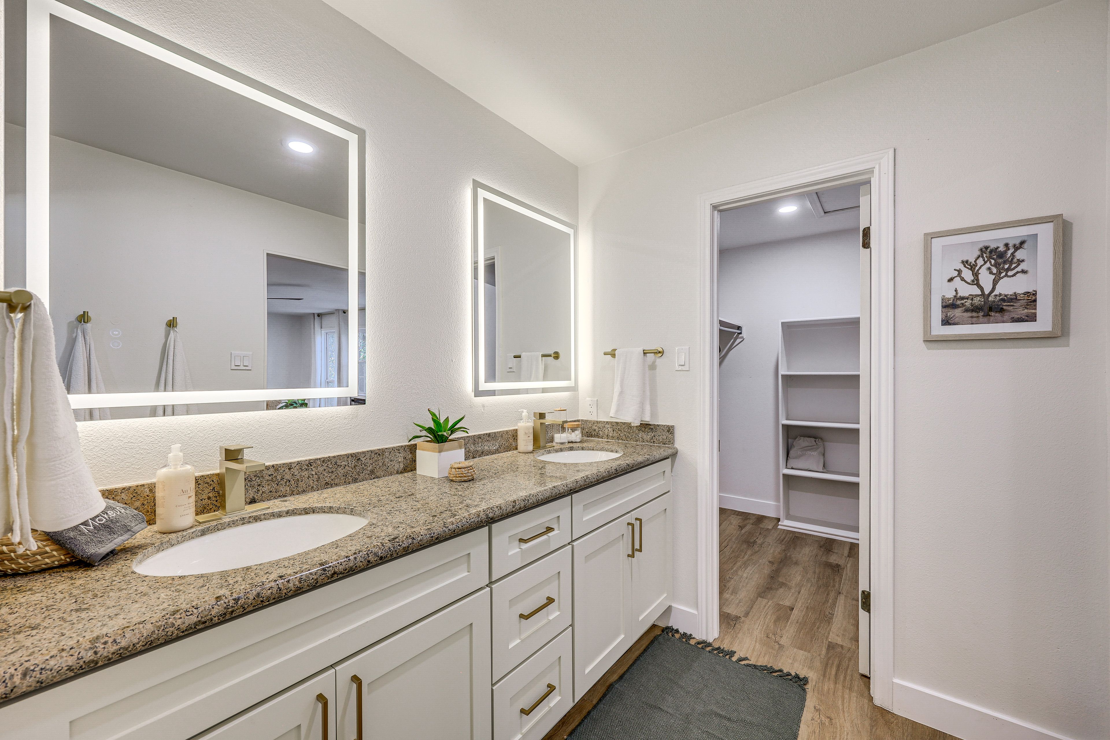 Full Bathroom | 2nd Floor