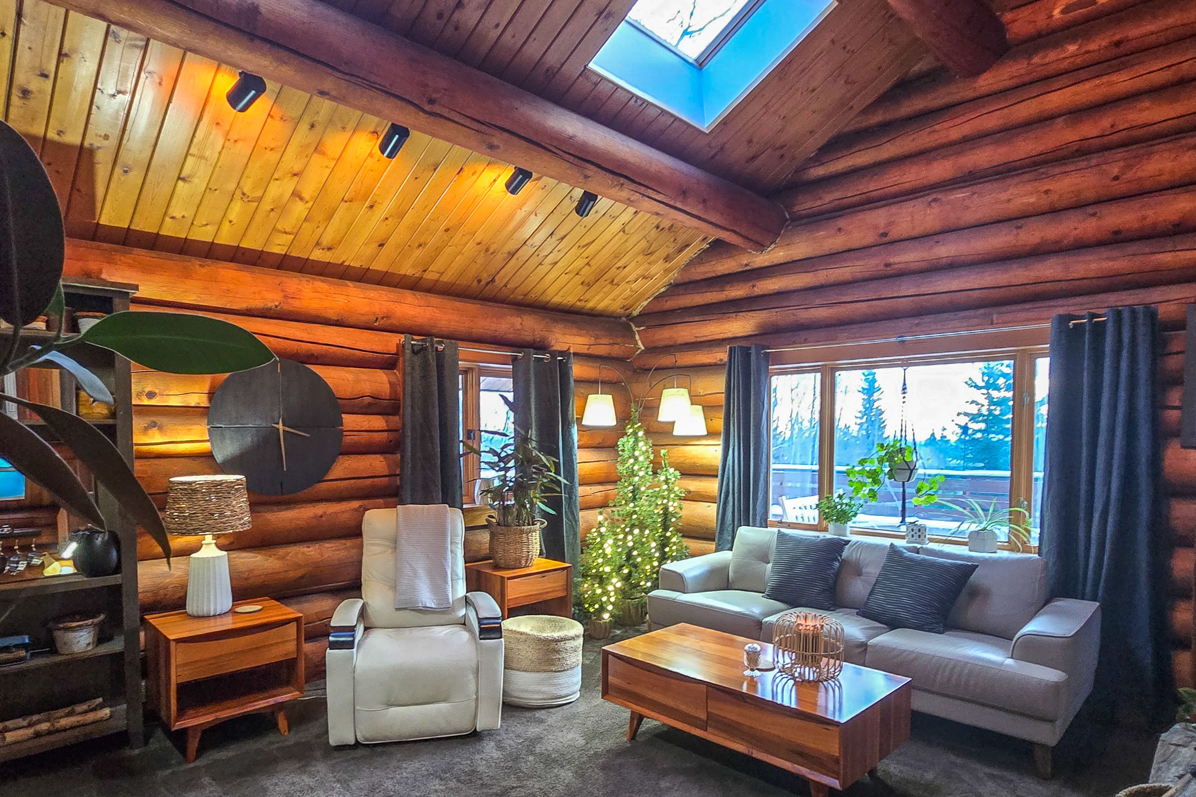 Living Room | 1st Floor | Free WiFi