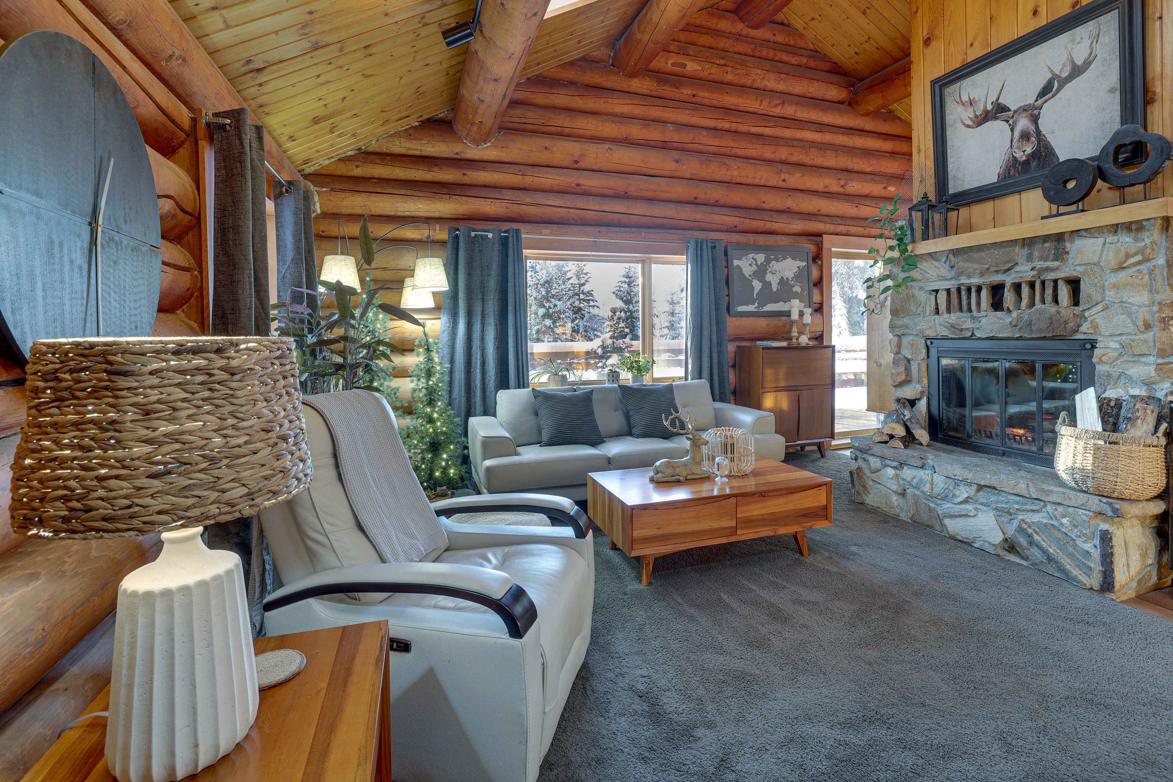 Living Room | 1st Floor | Free WiFi