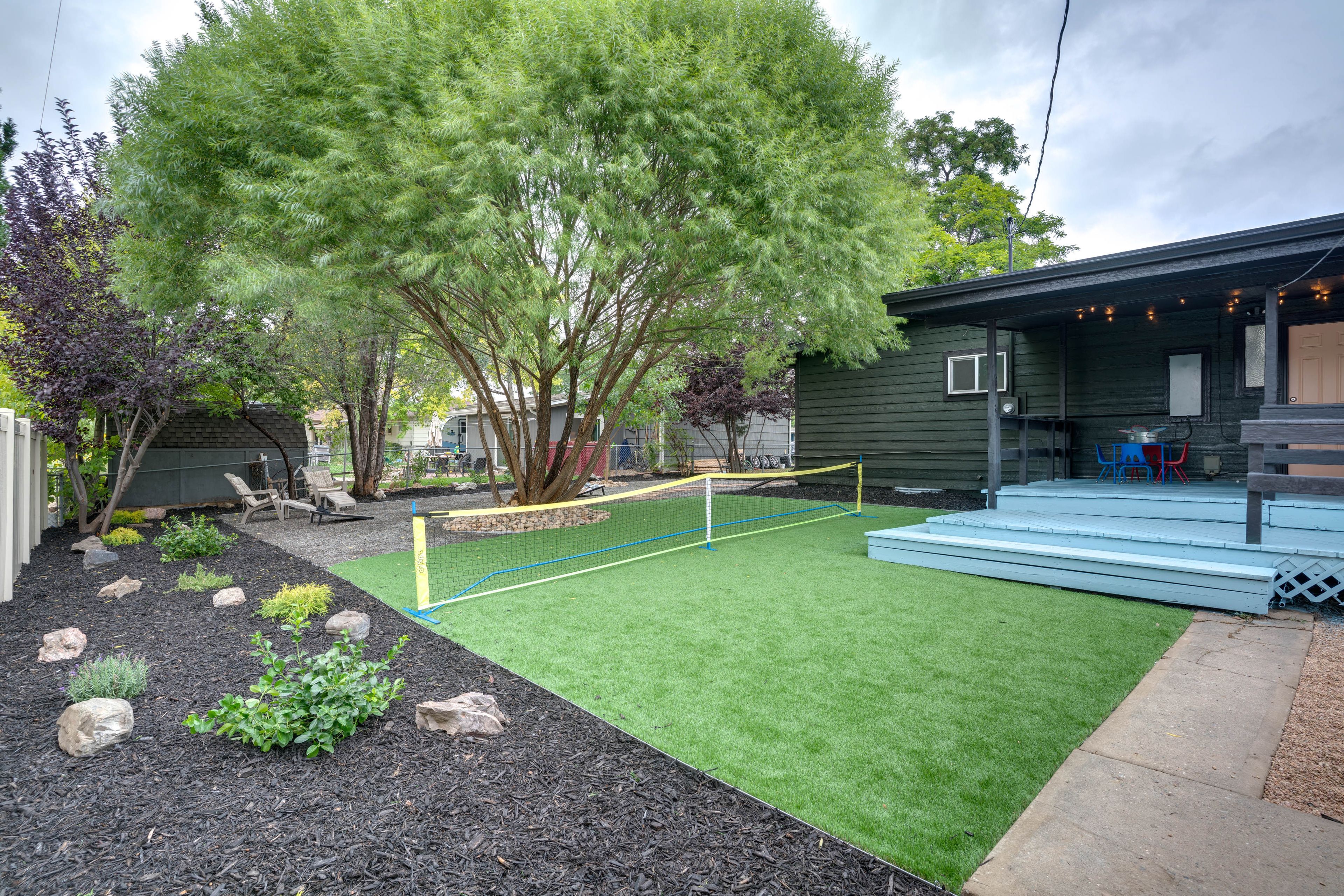 Fenced Yard | Cornhole