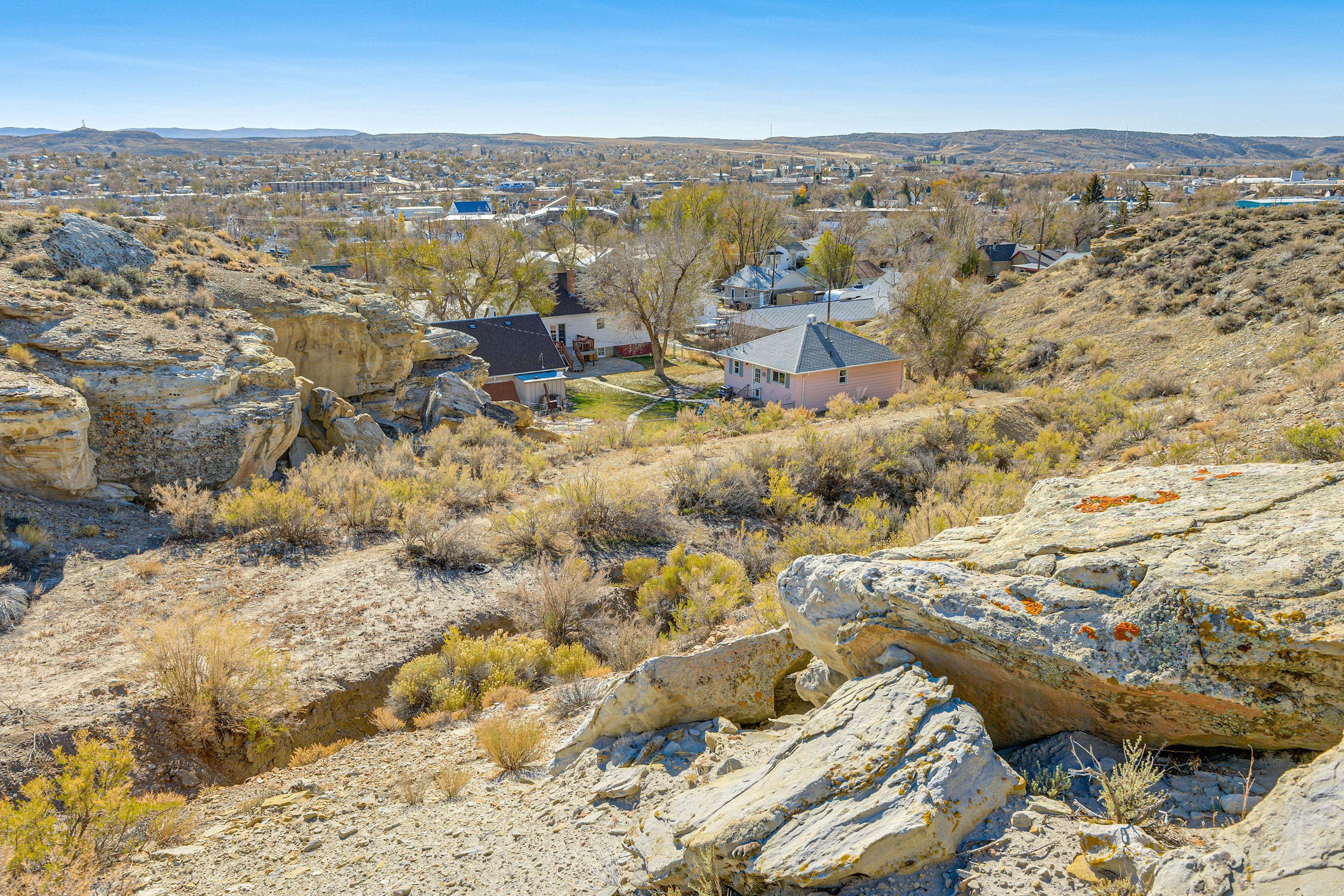 On-Site Hiking Trail Access | 0.7 Mi to Downtown Shopping & Dining