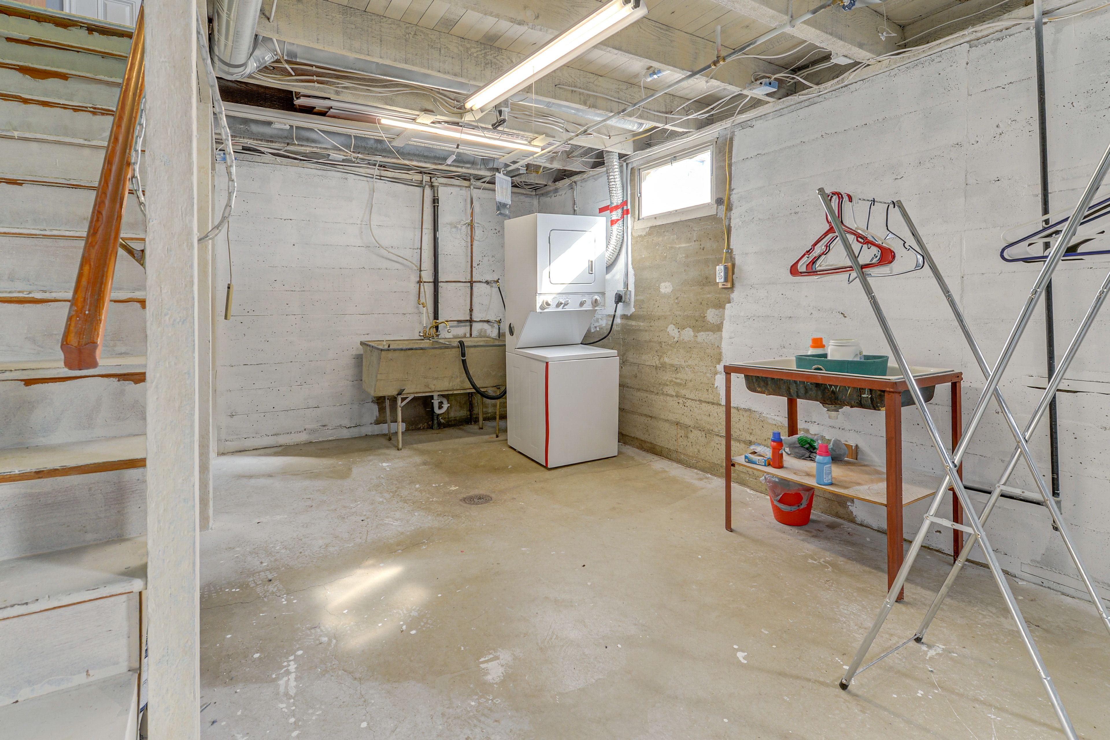 Basement Level | Washer & Dryer