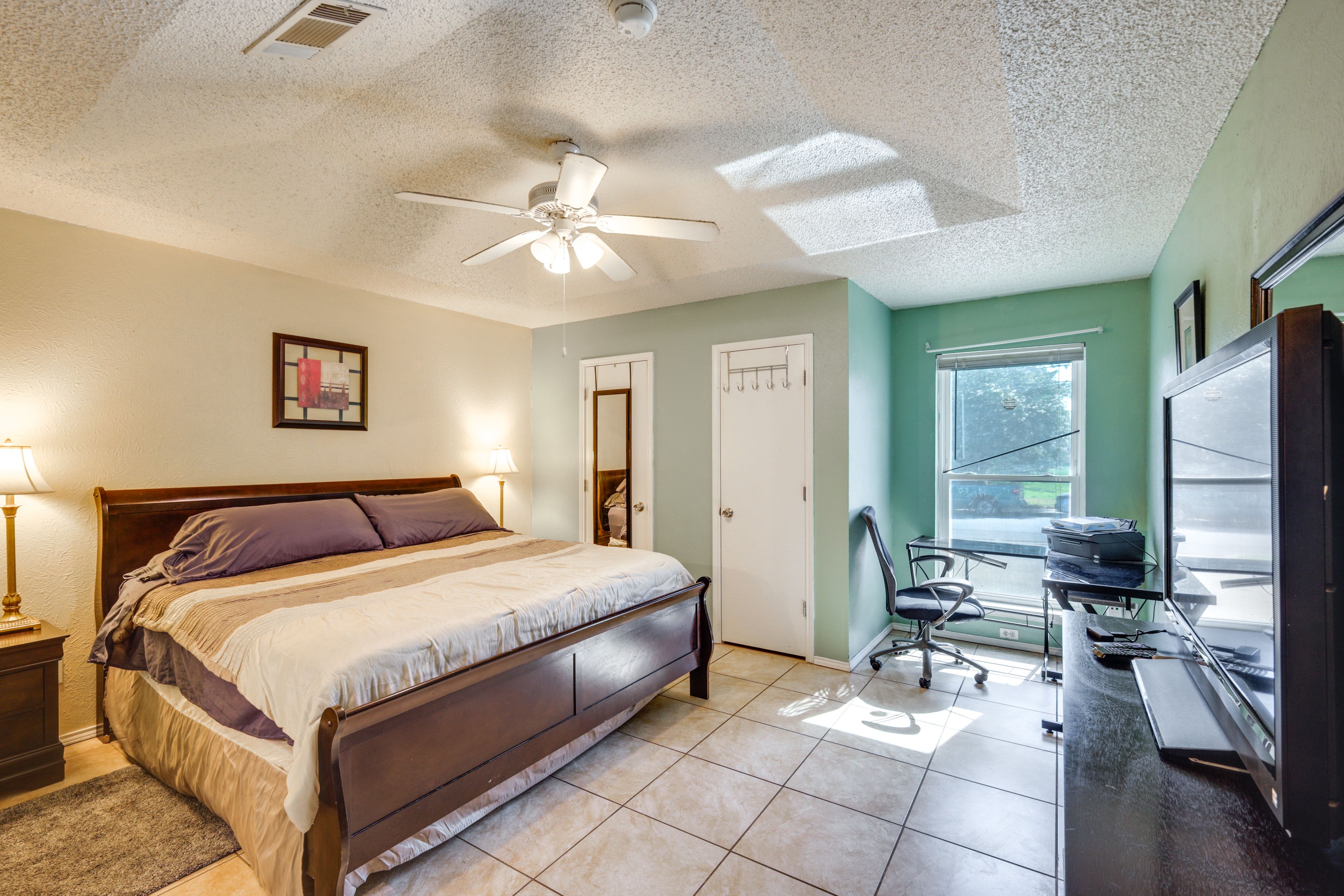 Bedroom 1 | King Bed | Linens Provided