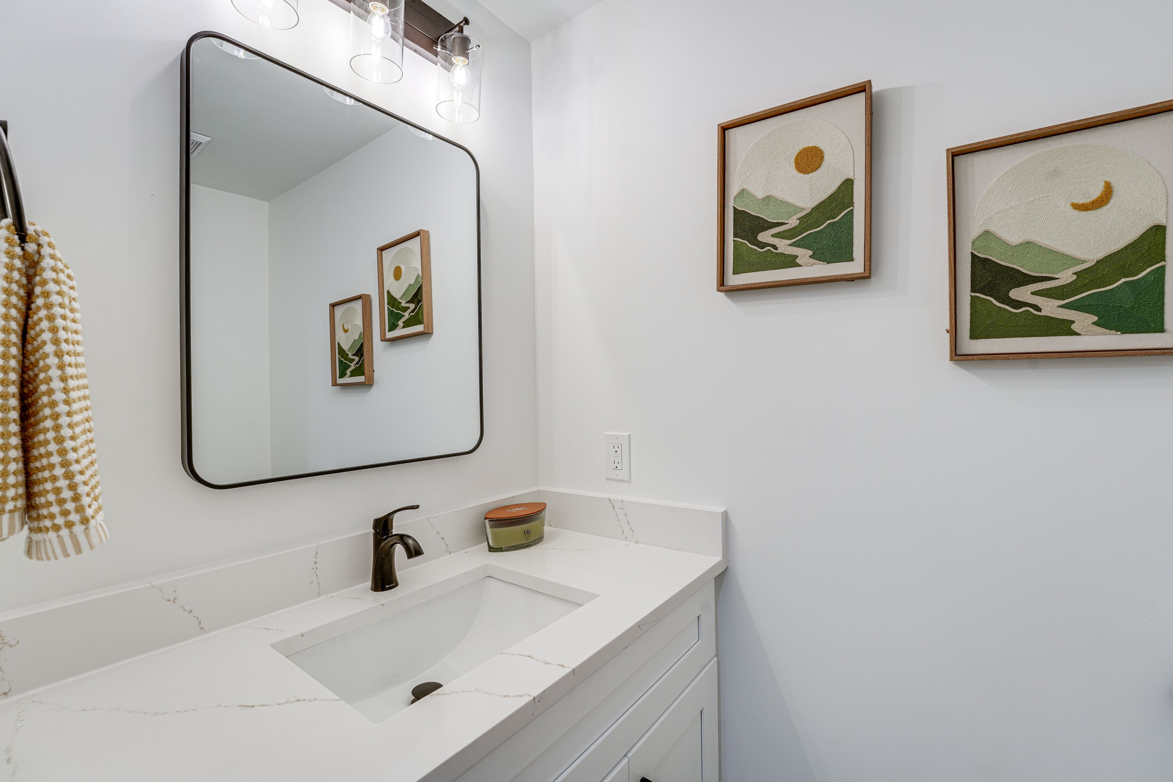 Half Bathroom | Main Floor