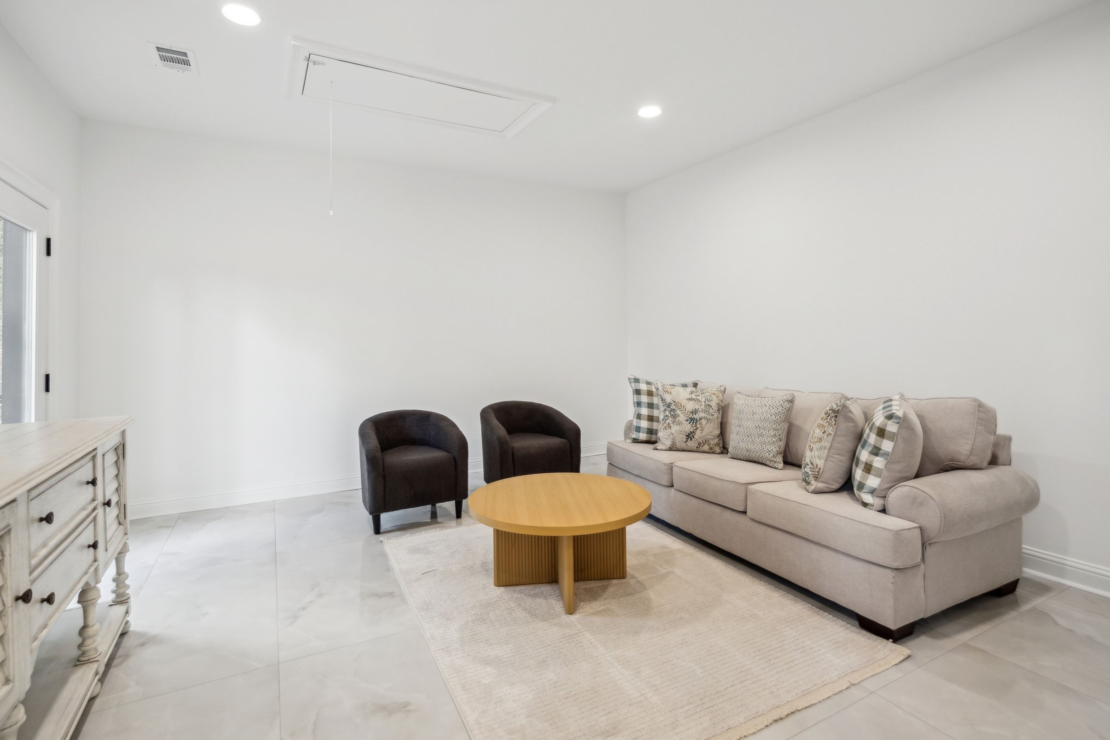Sitting Room | Washer & Dryer | 2nd Floor