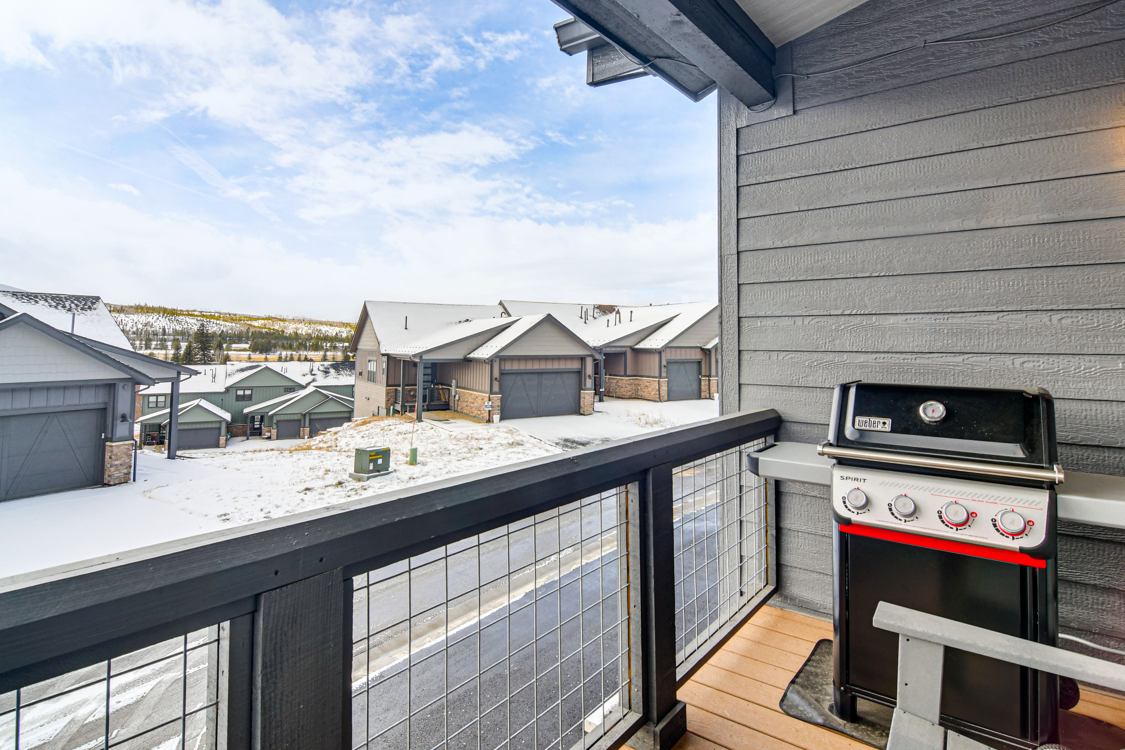 Balcony | Gas Grill | 2nd Floor