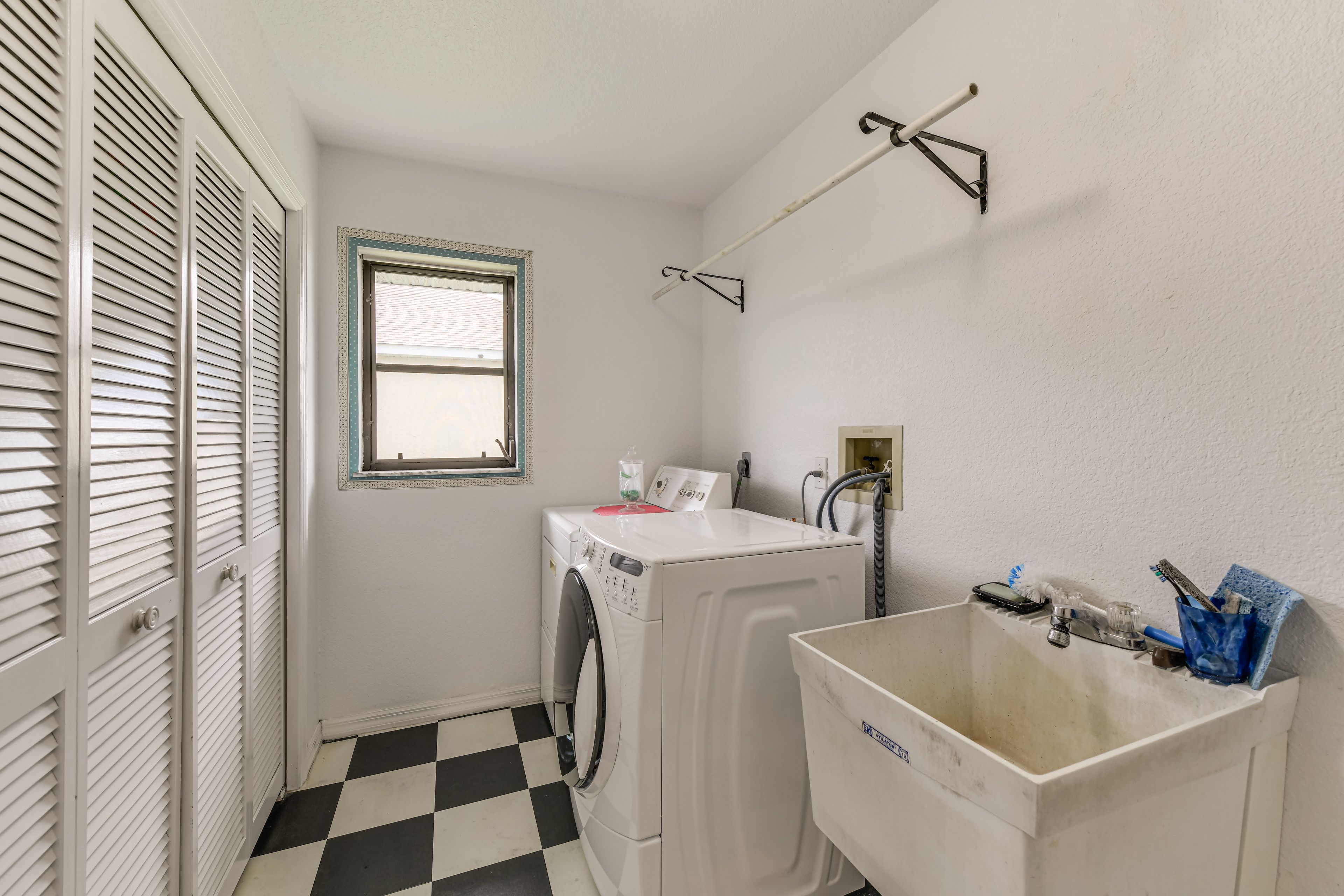 Laundry Room | Washer & Dryer