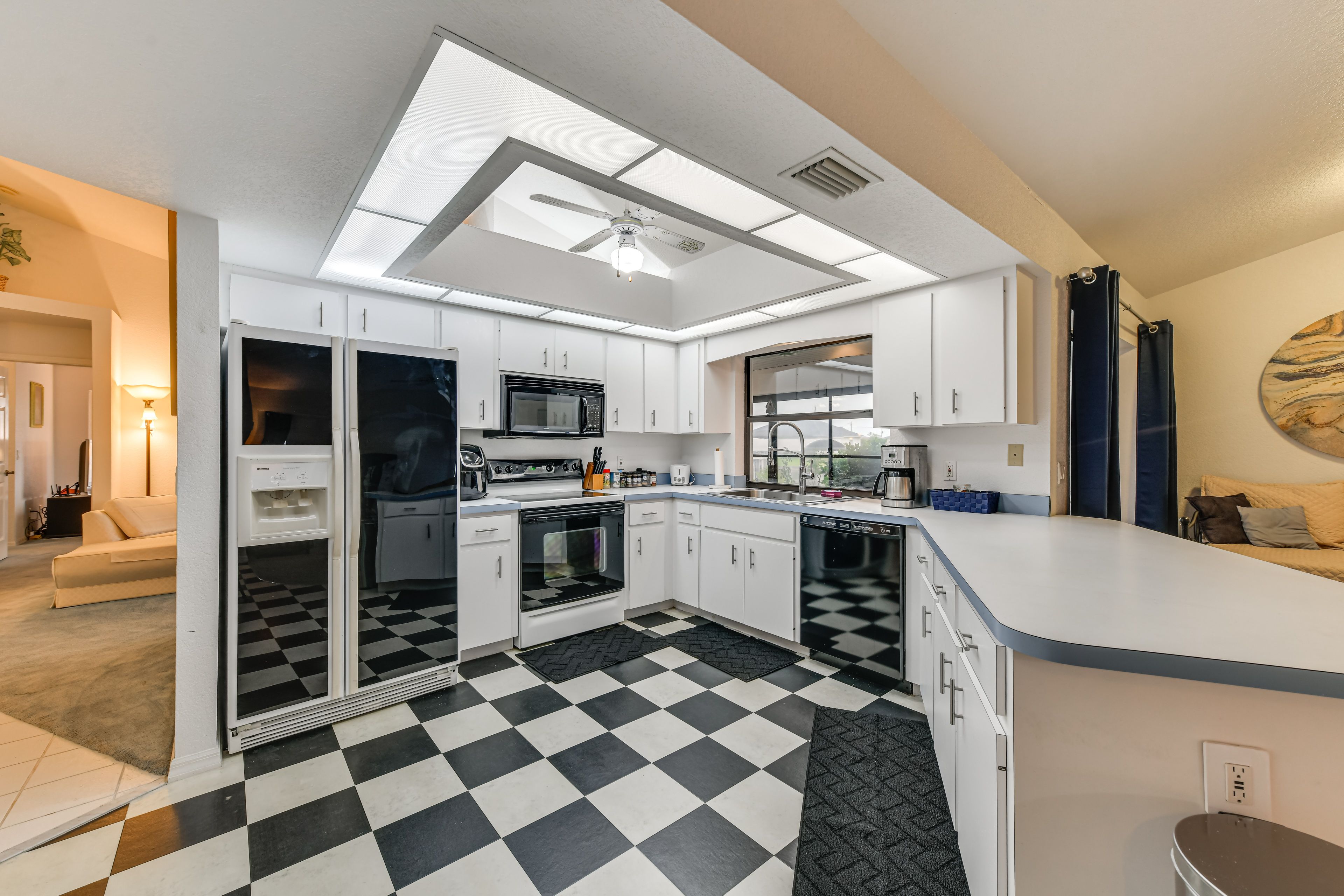 Kitchen | Dishwasher