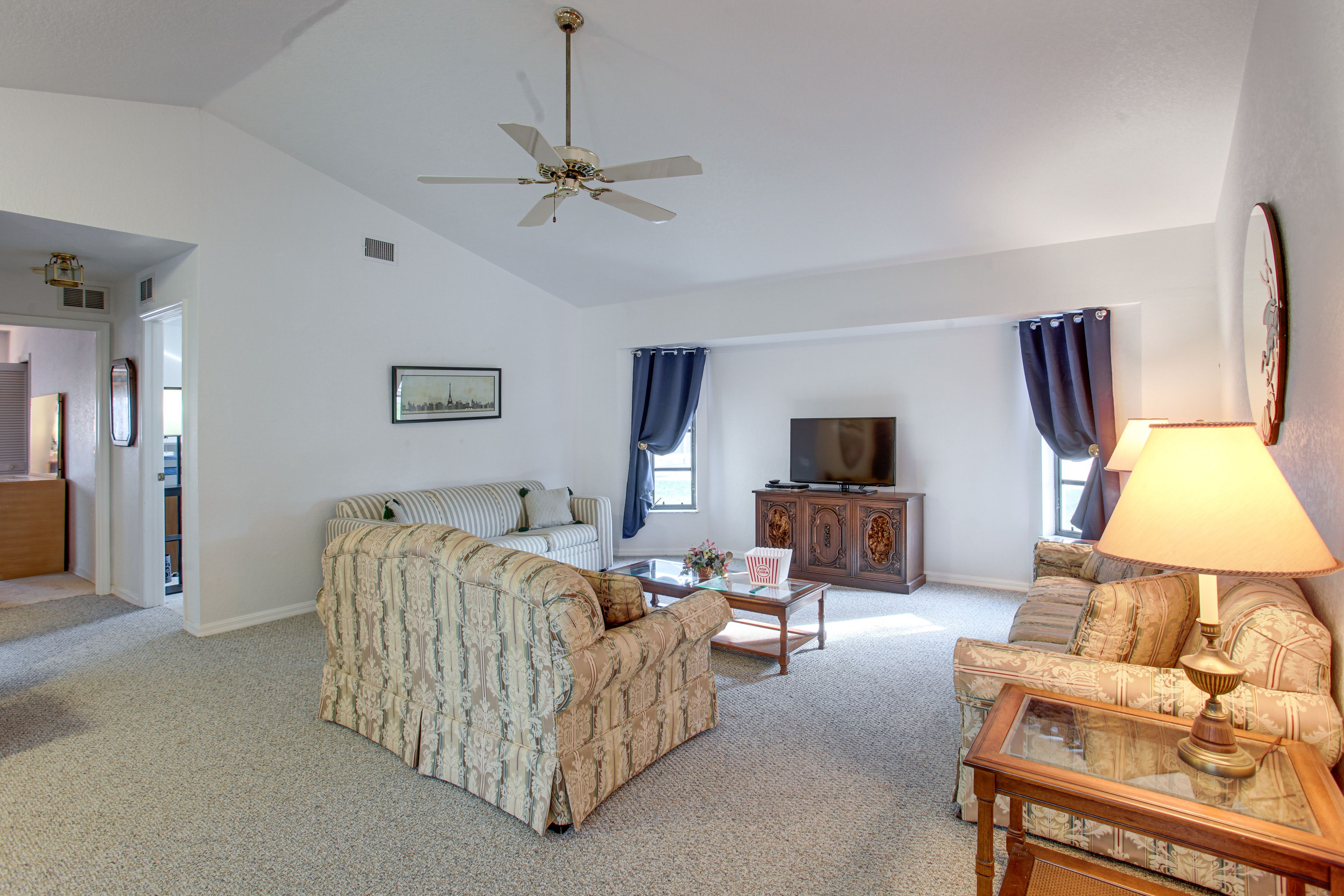 Family Room | Smart TV | 2 Full Sleeper Sofas