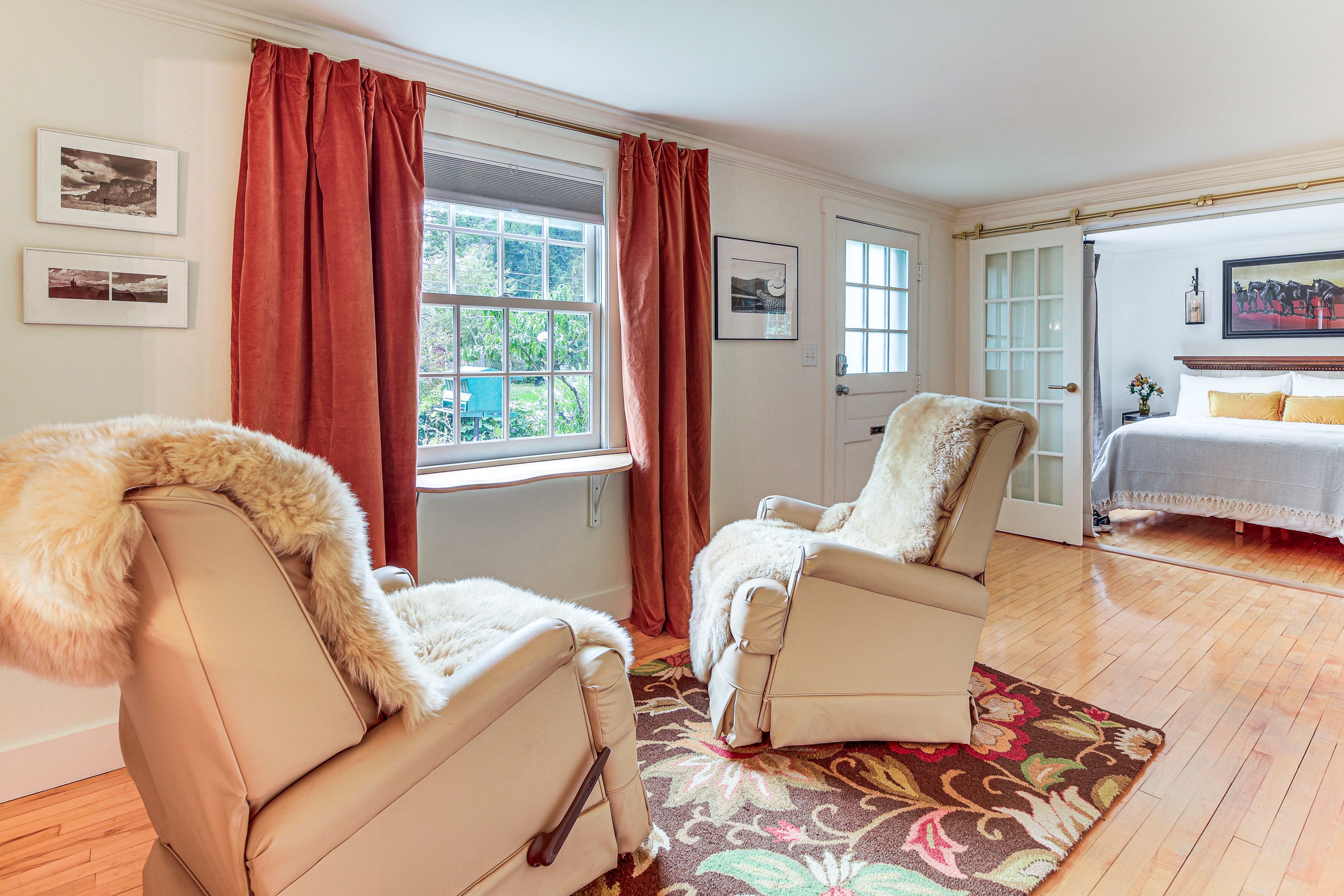 Sitting Area | 1st Floor