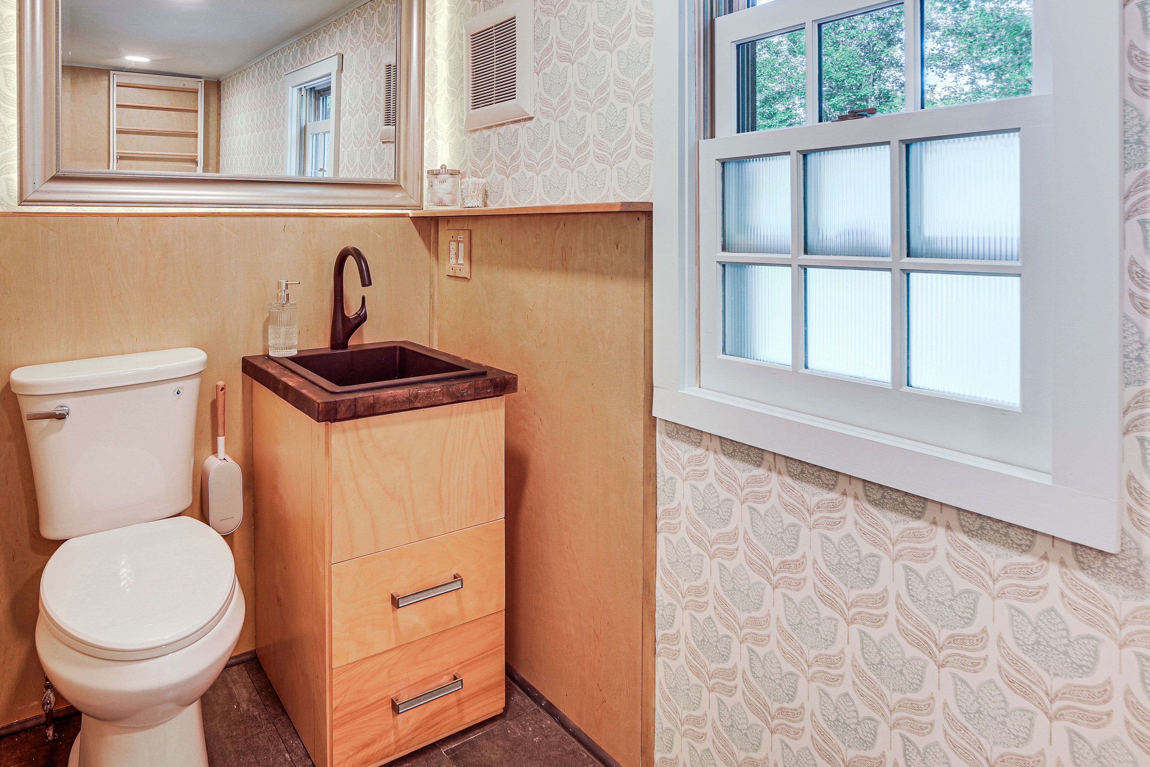 Half Bathroom | 2nd Floor