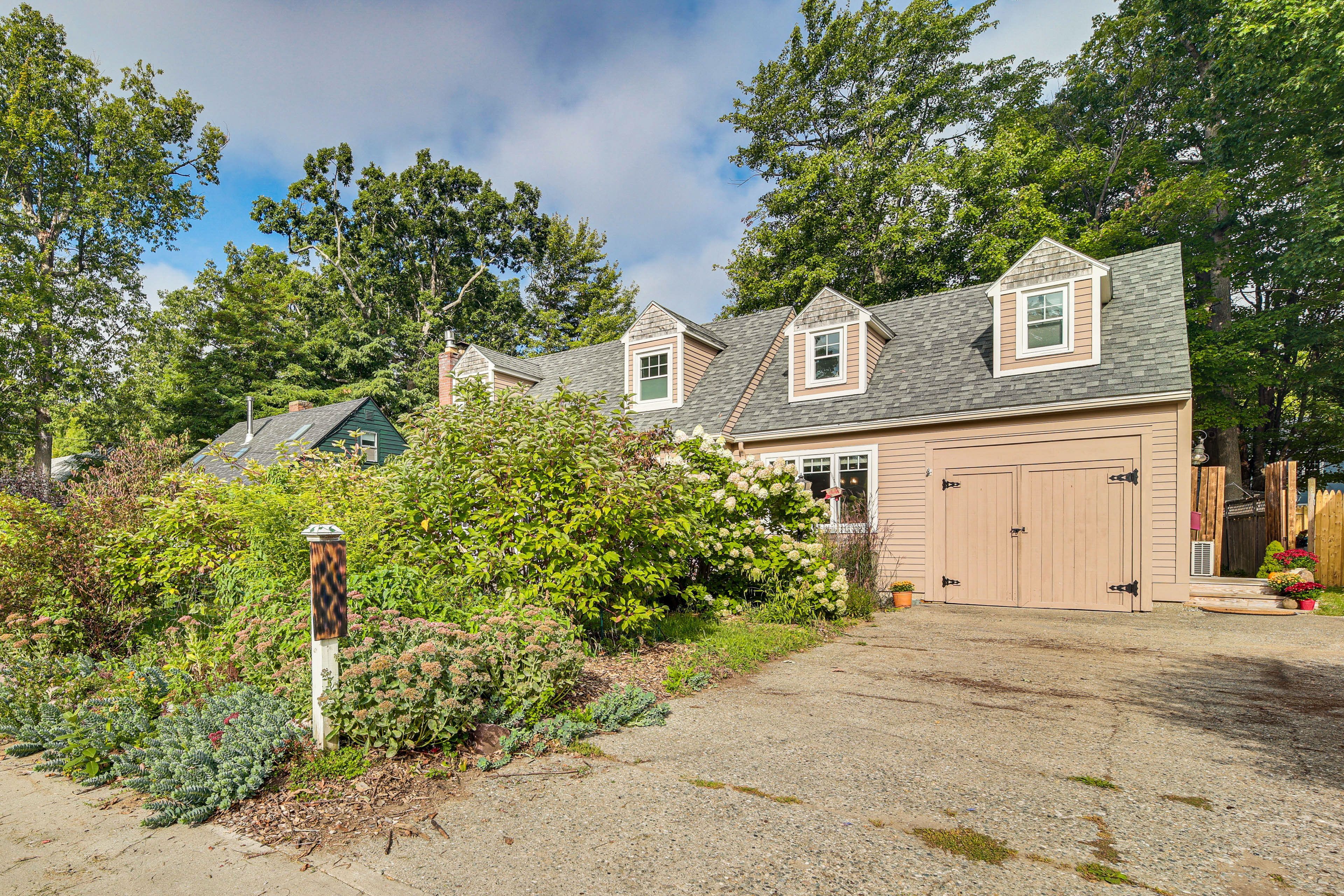 Parking | Driveway (2 Vehciles) | Boat/Trailer Parking on Street