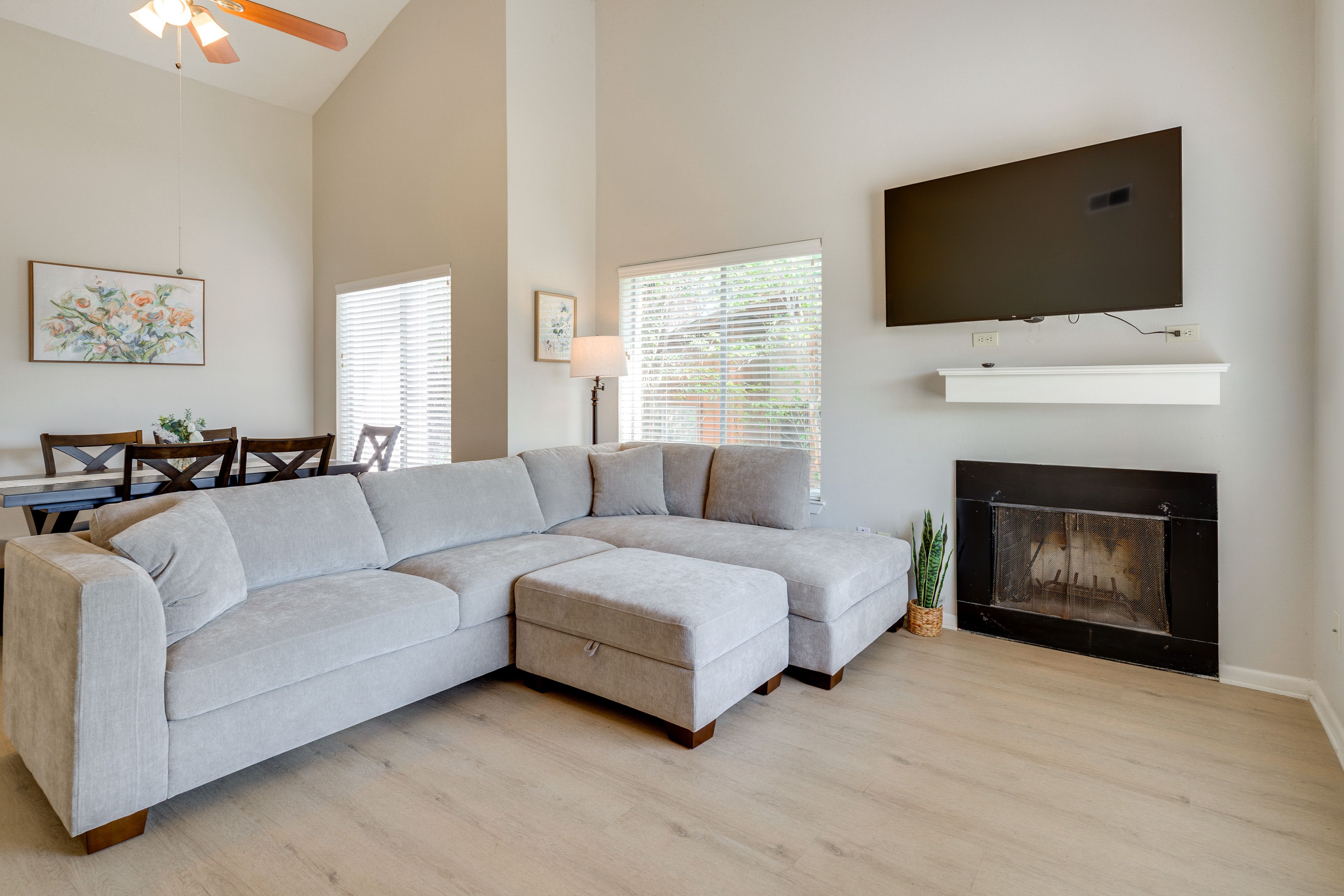 Bryan Vacation Rental | 2BR | 1BA | 1 Step to Enter | 1,024 Sq Ft