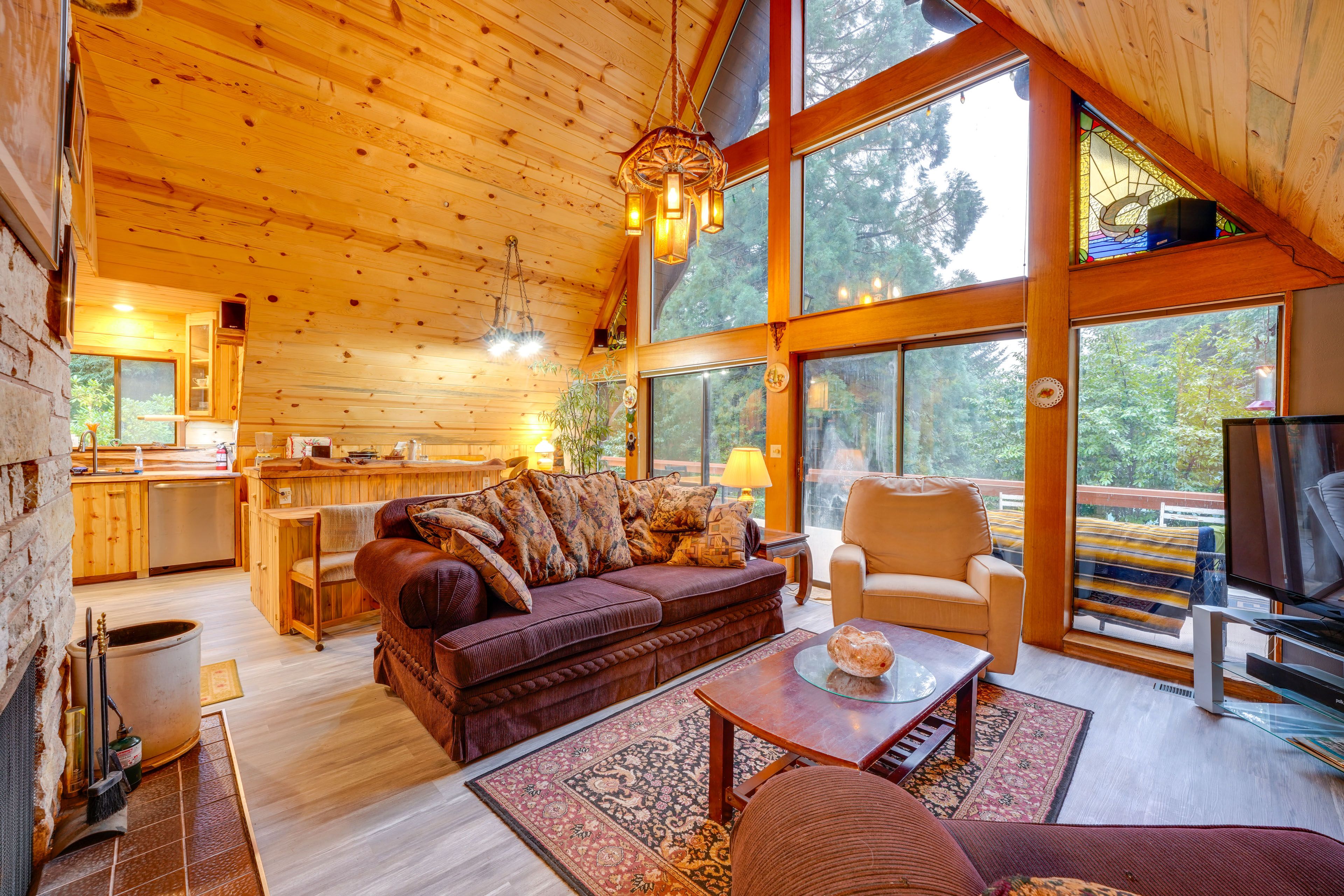 Living Room | Free WiFi | Central Heating | Smart TV | 1st Floor