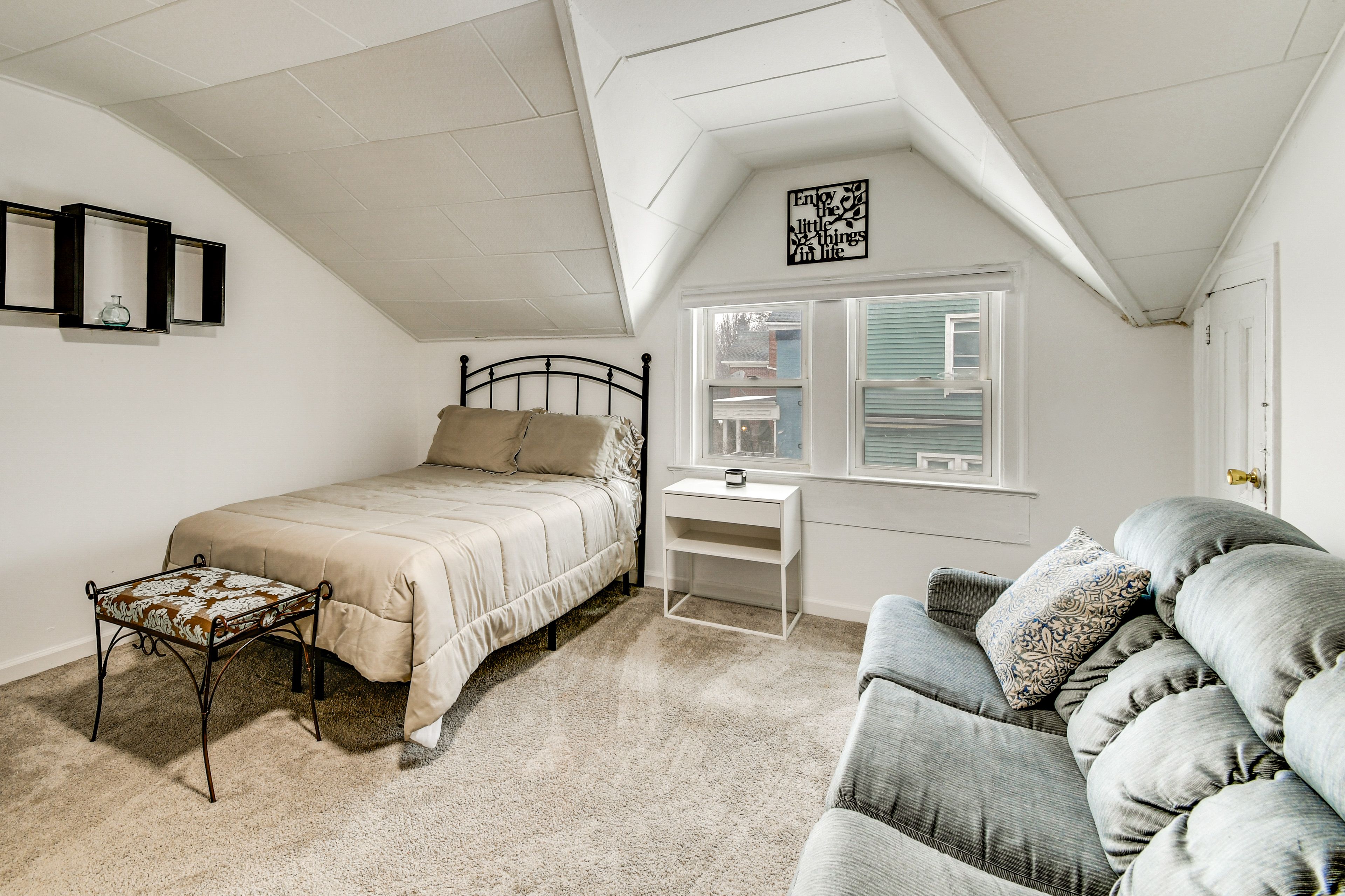 Bedroom 1 | Full Bed | 2nd Floor