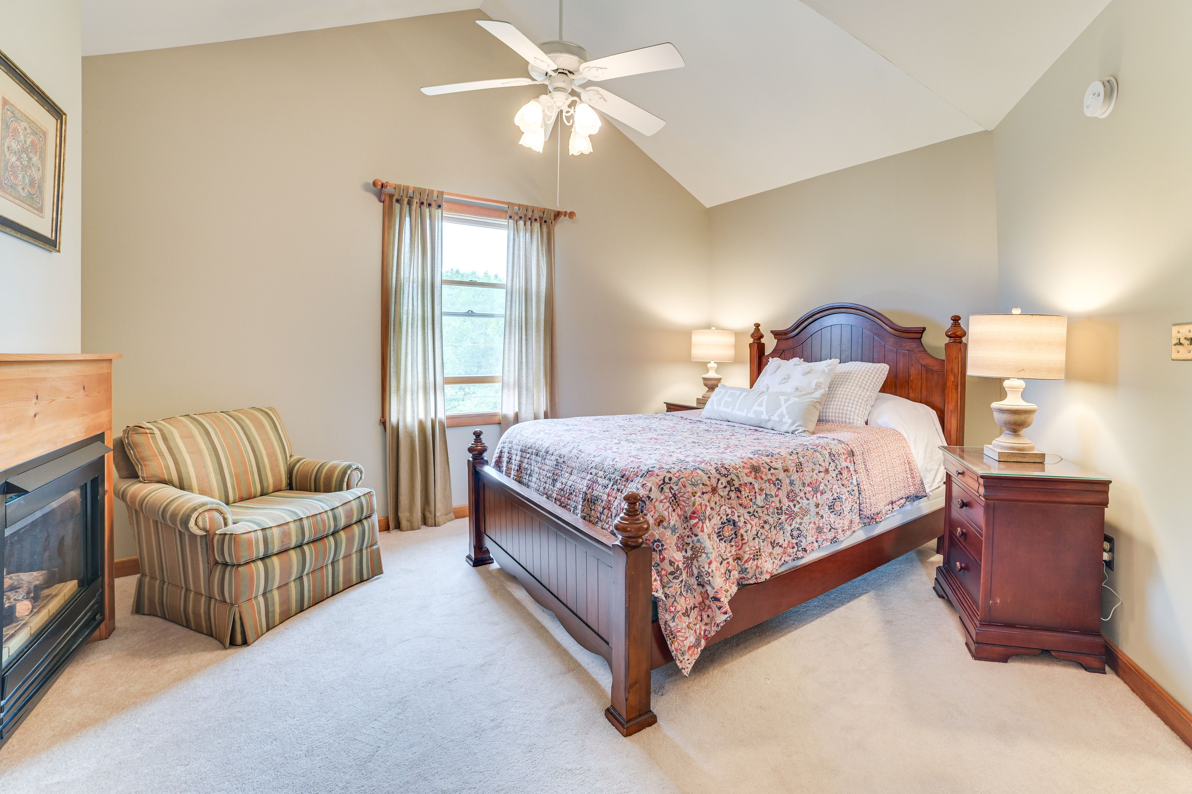 Bedroom 2 | Queen Bed | 2nd Floor | En-Suite Bathroom