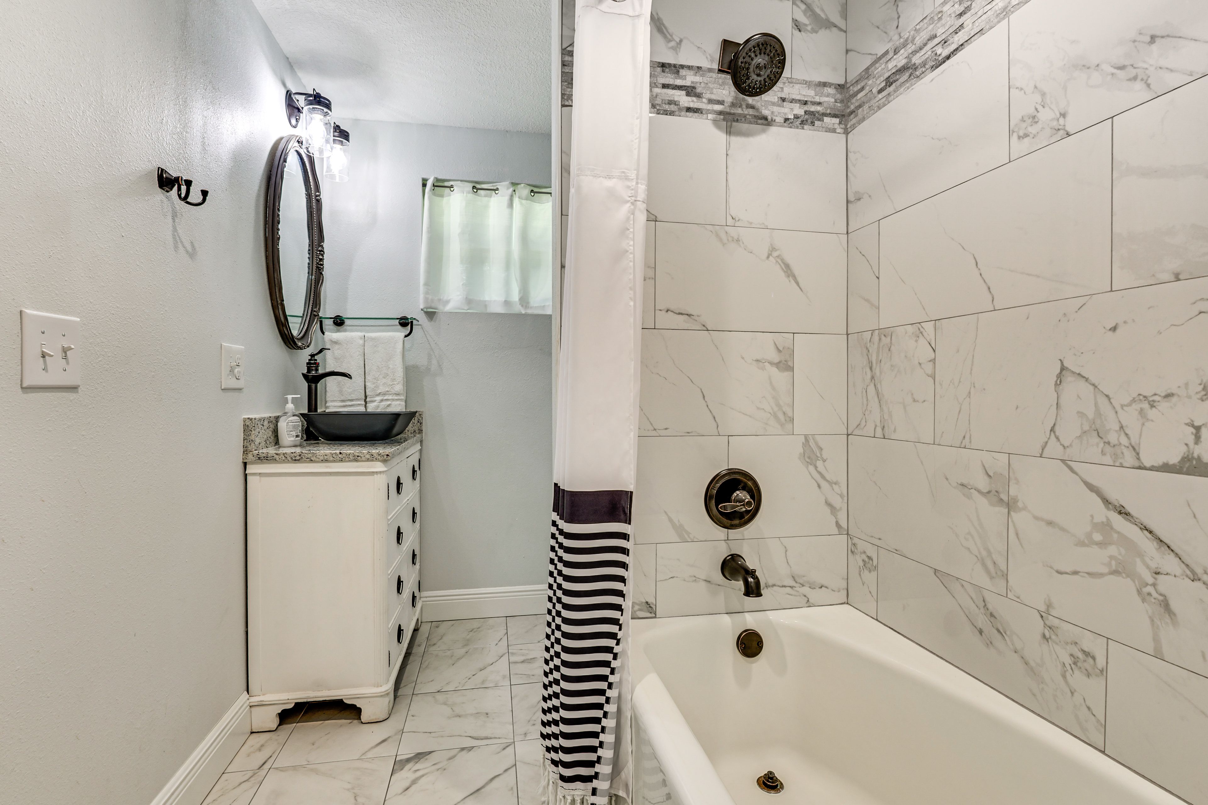 Full Bathroom