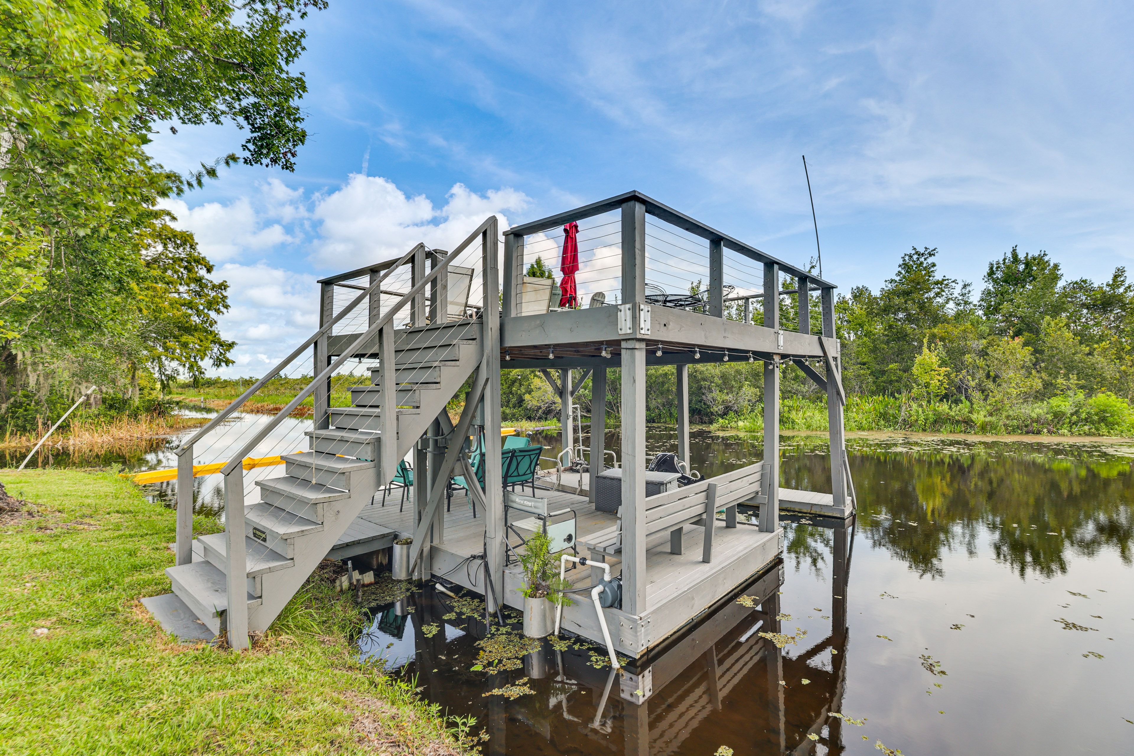 2-Level Deck | Ample Seating | Observation Area
