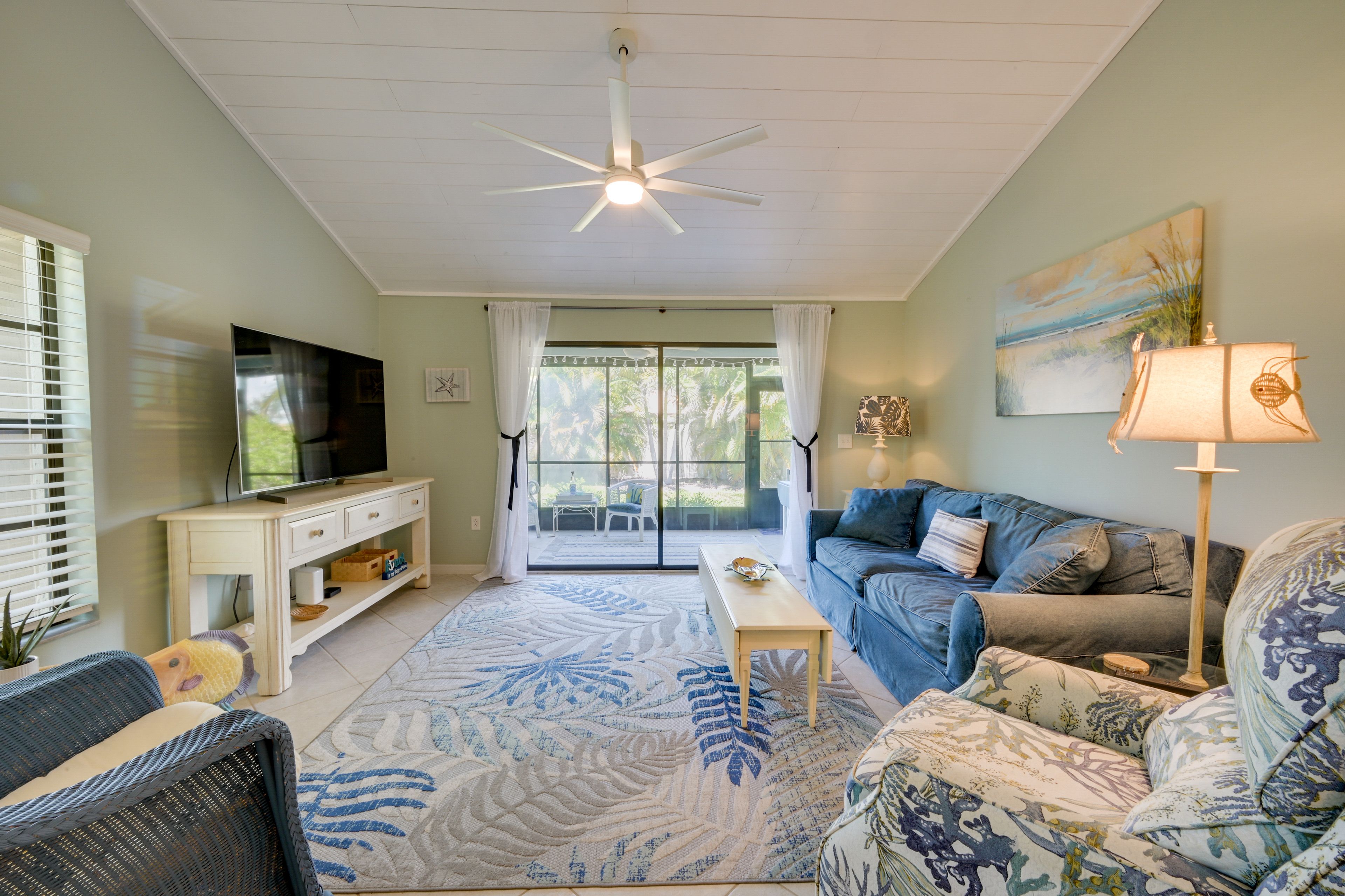 Englewood Vacation Rental | 2BR | 2BA | 1,040 Sq Ft