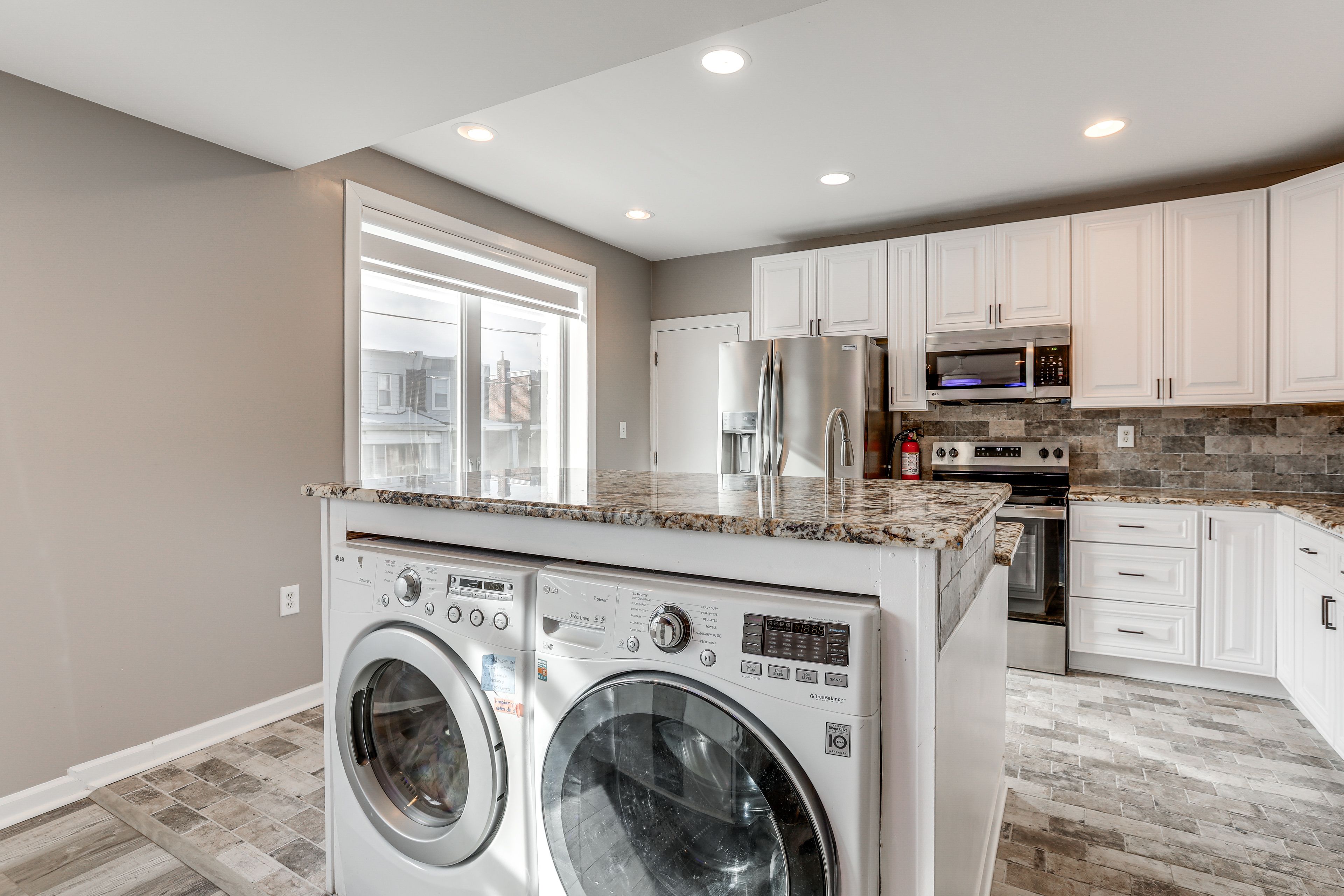 Kitchen | Main Level