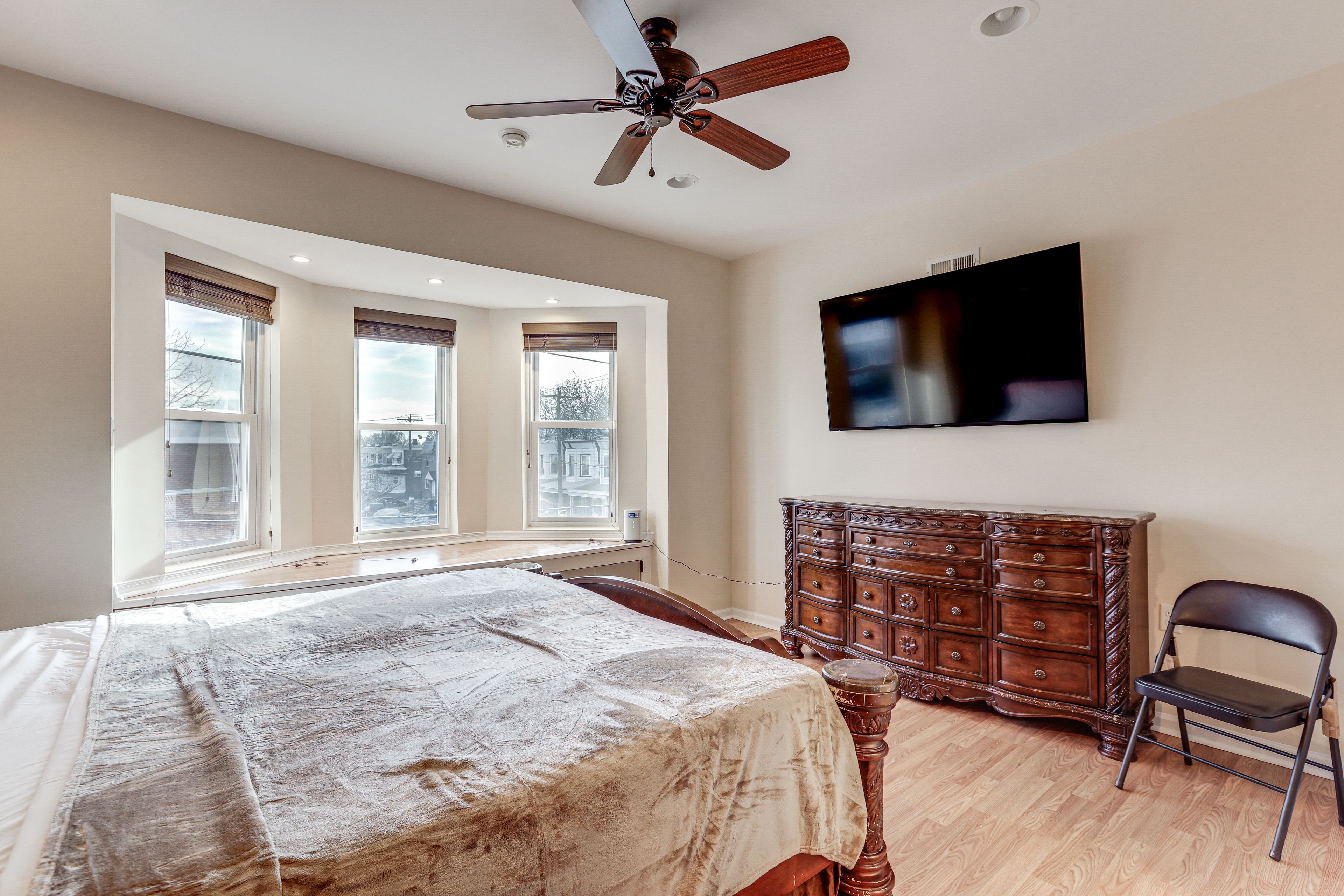 Bedroom 2 | King Bed | Upper Level