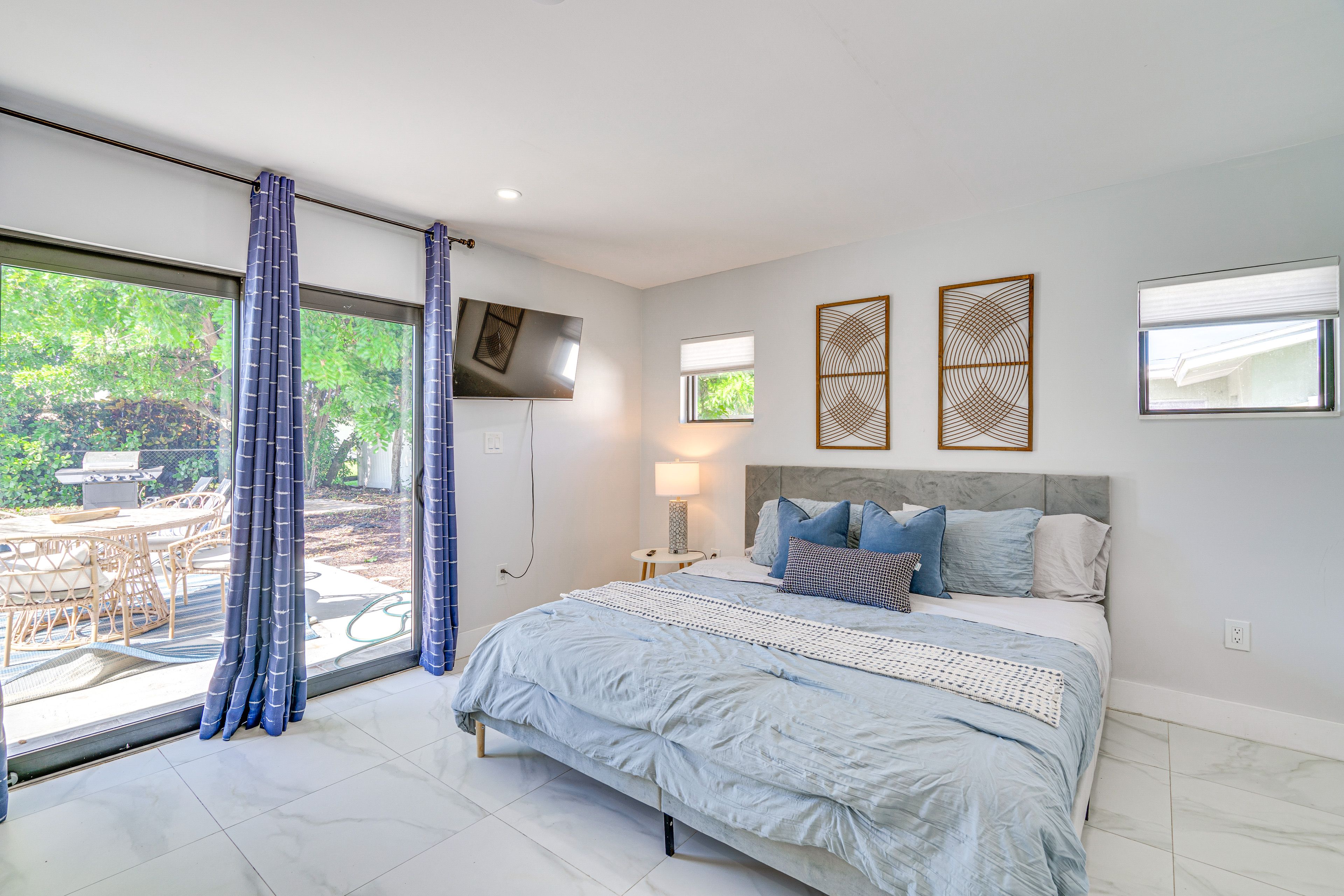 Bedroom 1 | King Bed | Linens