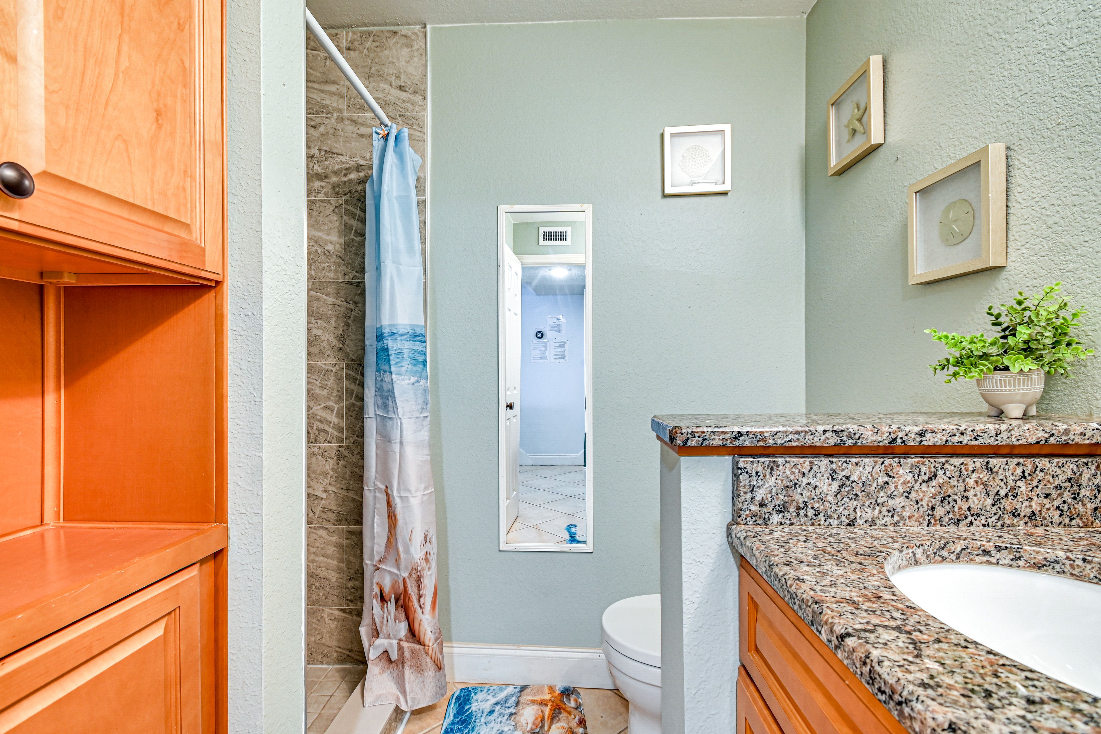 Bathroom | 2nd Floor | Complimentary Toiletries | Hair Dryer