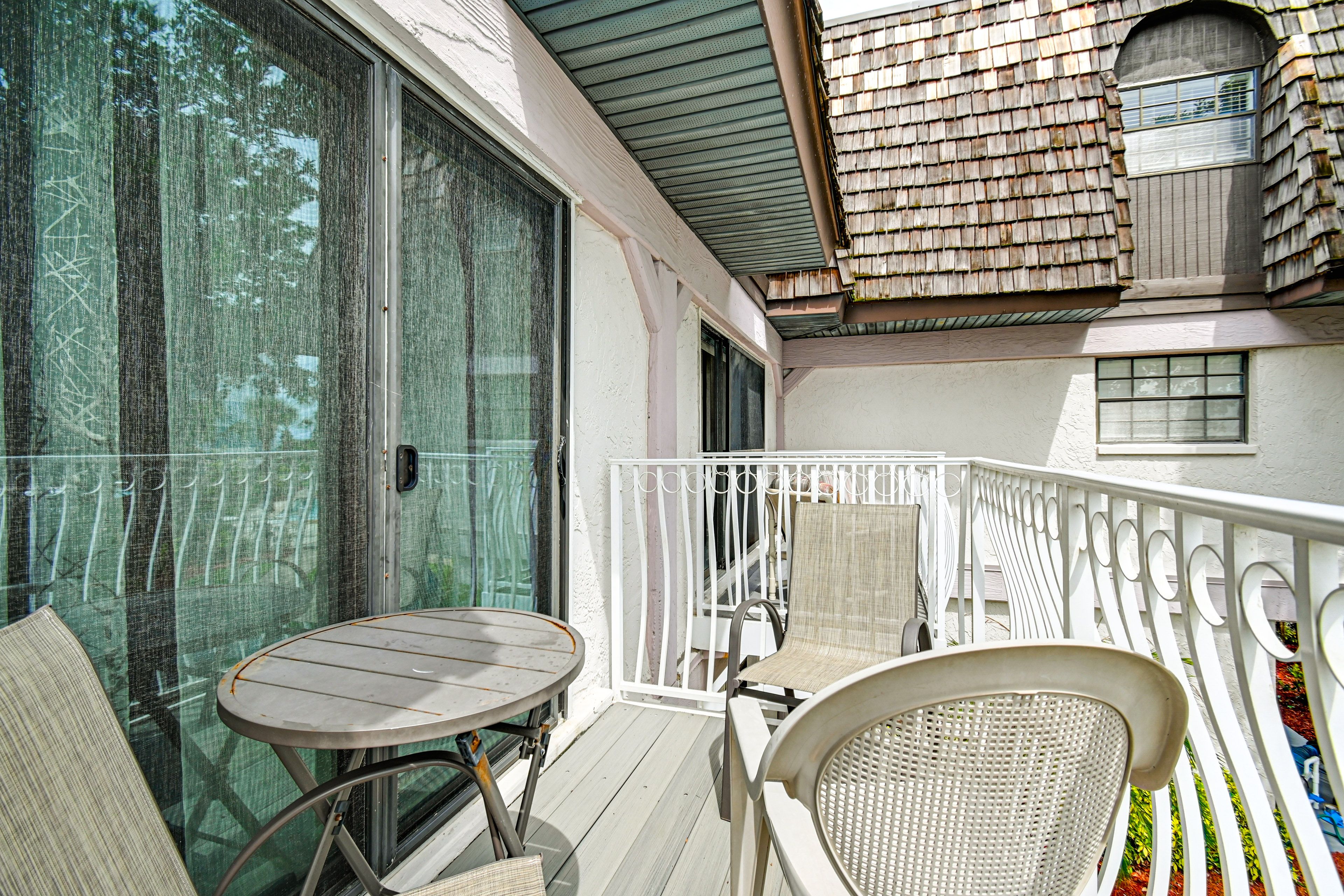 Private Balcony | 2-Story Condo | 3 Mi to Manatee Sanctuary Park