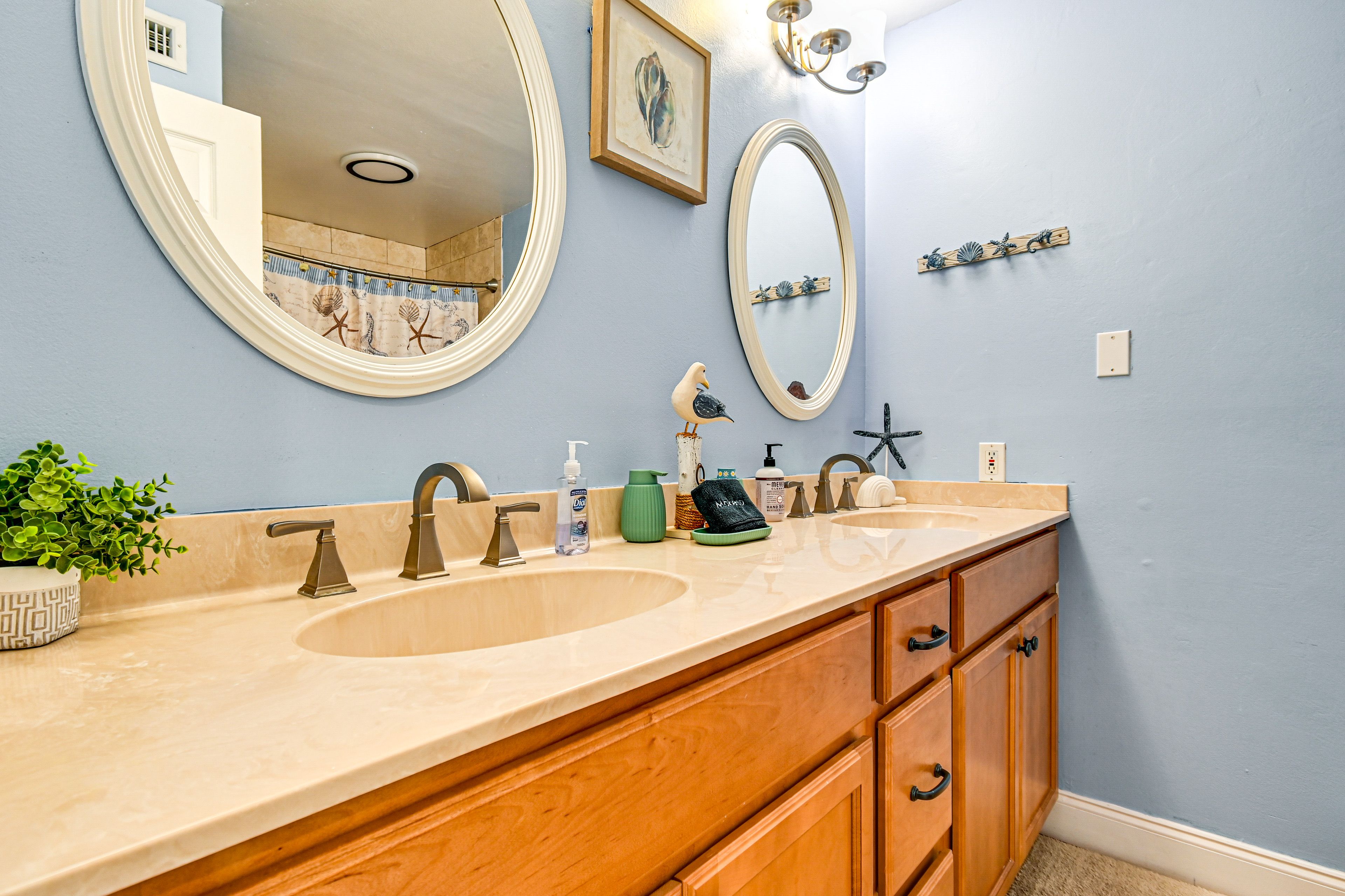 Bathroom | 2nd Floor | Towels Provided