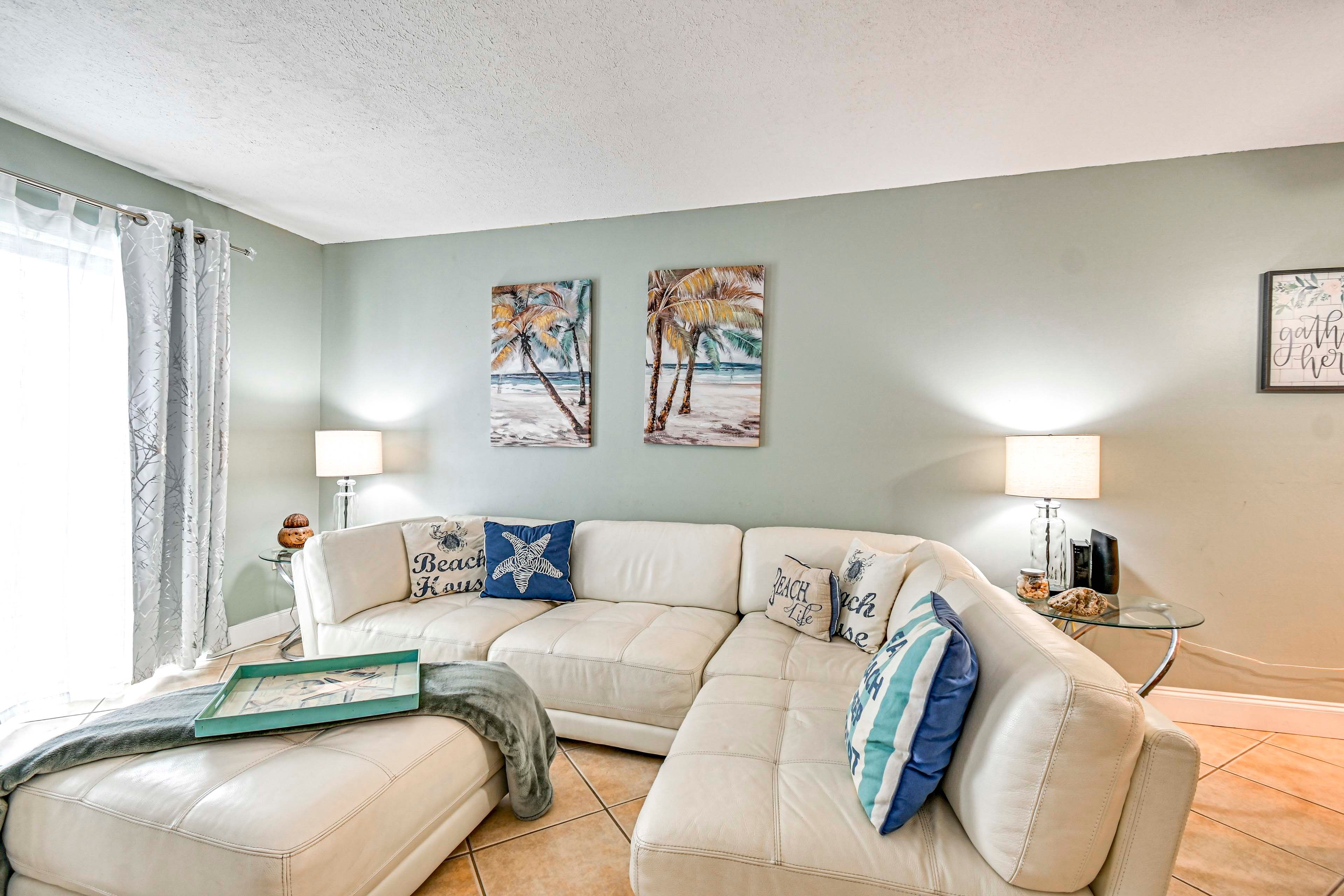 Living Room | 1st Floor | Smart TV | Free WiFi | Board Games