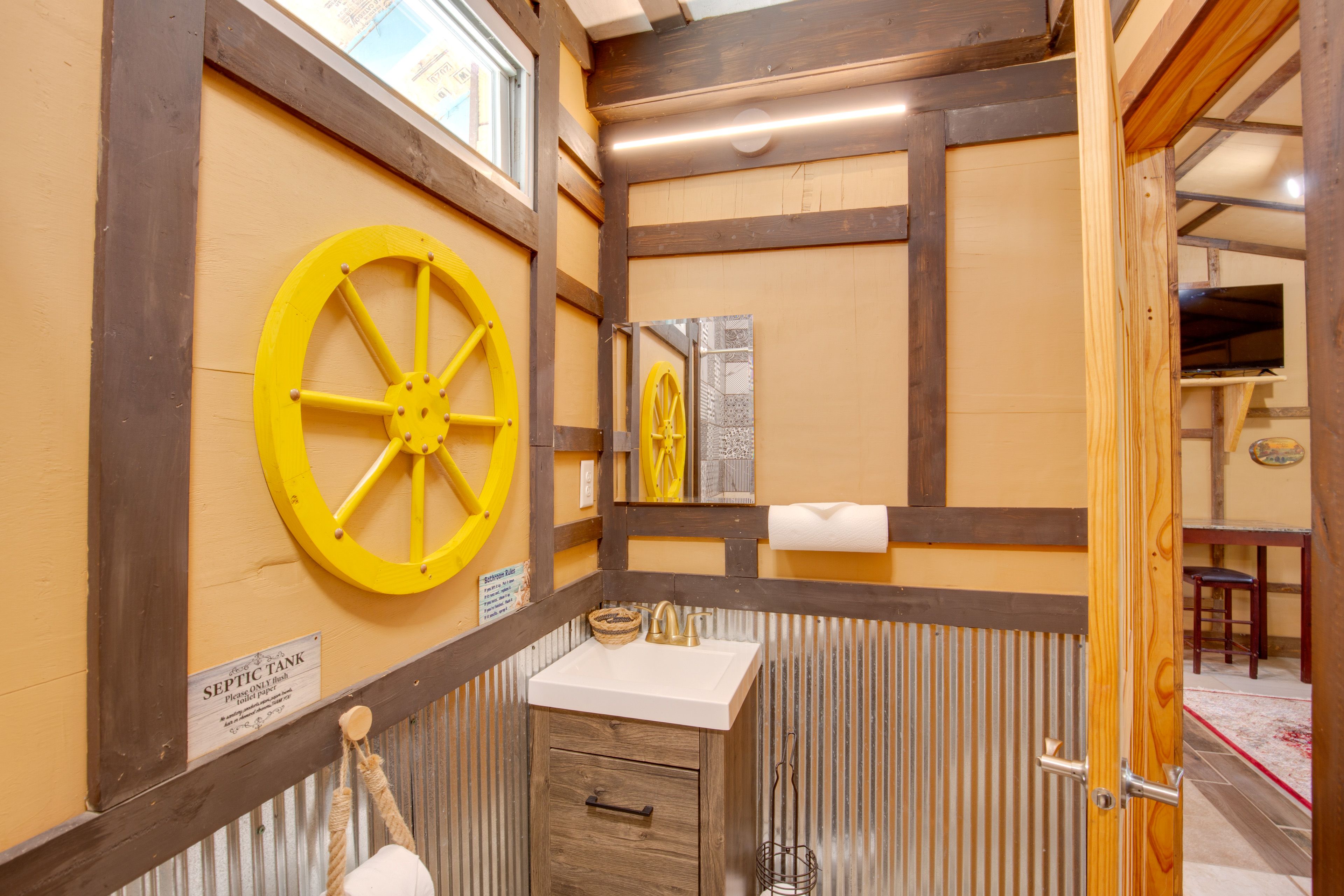 Bathroom | Towels Provided | Complimentary Toiletries | Hair Dryer