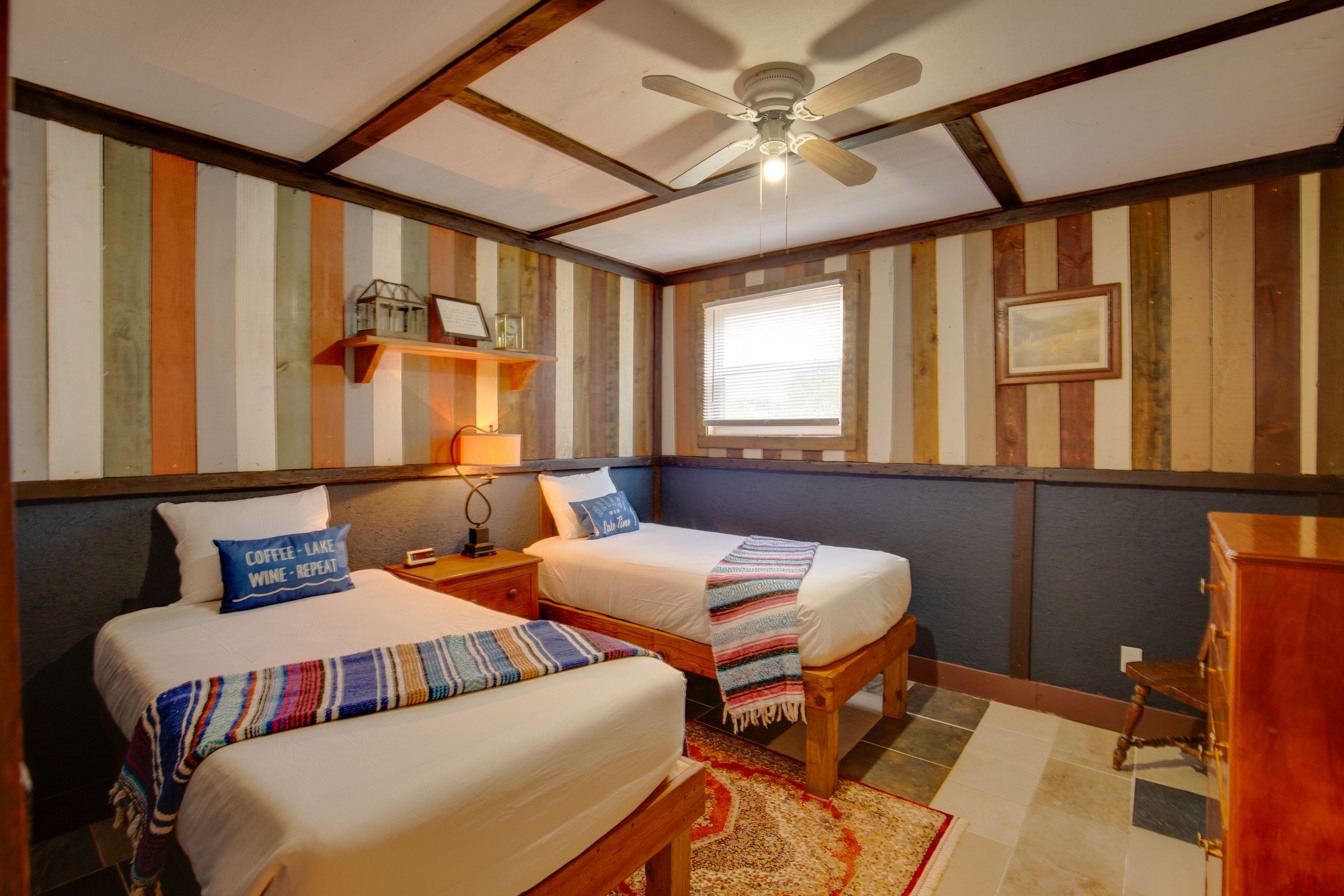 Bedroom 2 | 2 Twin Beds